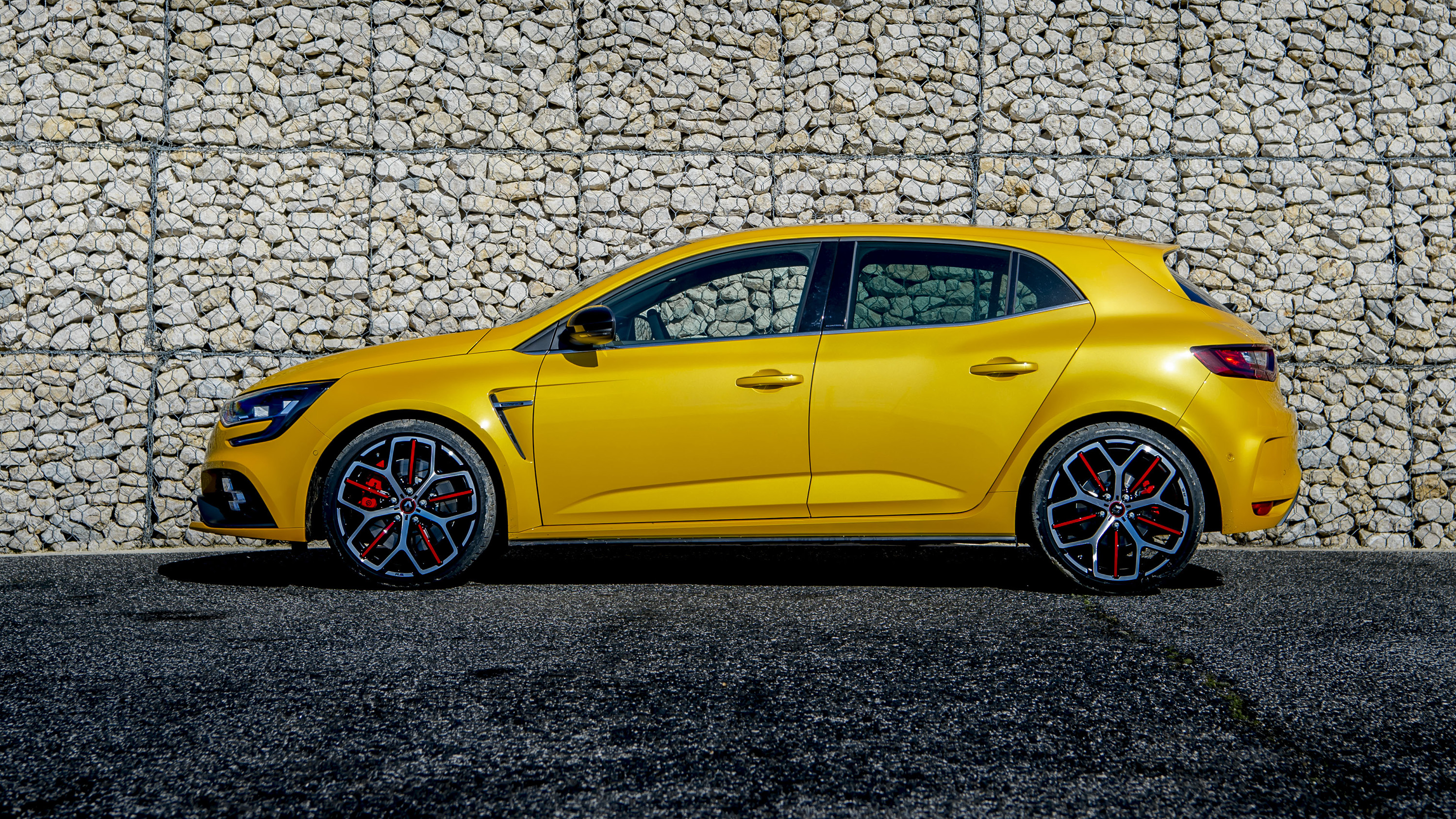 8_renault_megane_r.s._300_trophy.jpg