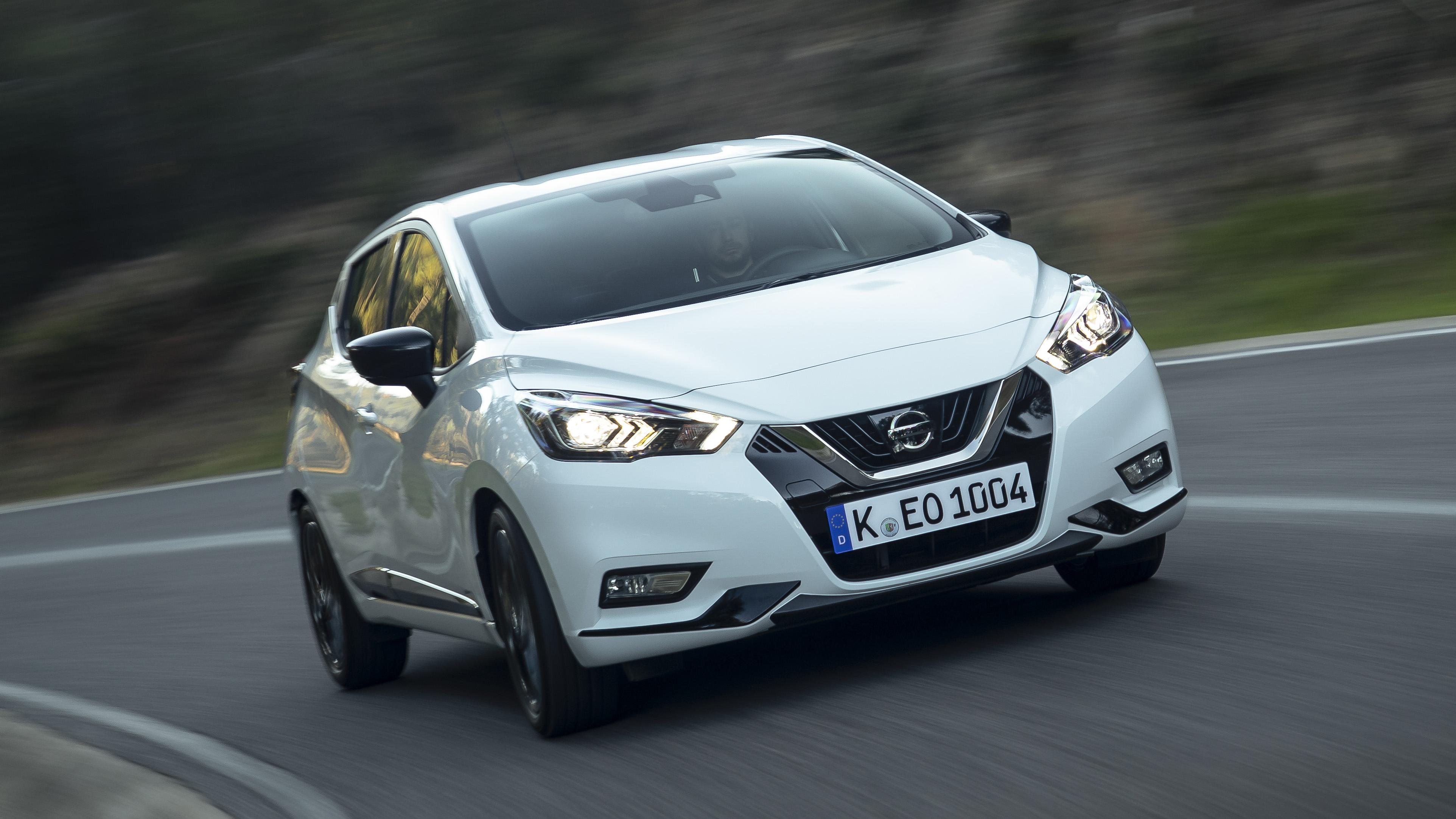 more_micra_live_event_-_white_micta_n-sport_-_dynamic_front_9-source.jpg