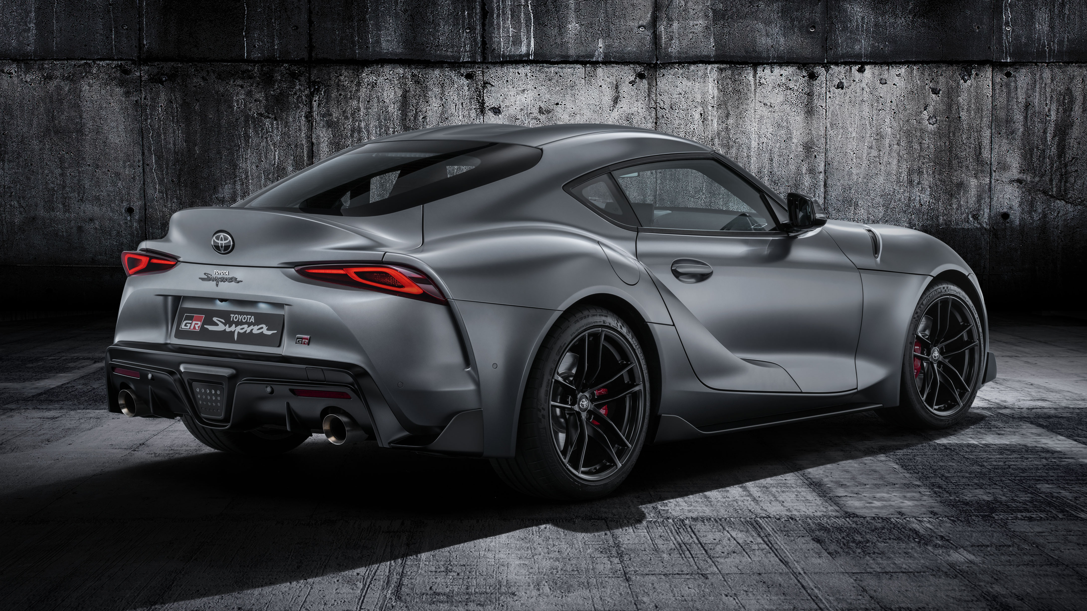 toyota_supra_grey_studio_002.jpg