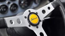 1972_ferrari_dino_246gt_coupe_steering_wheel_1200px.jpg