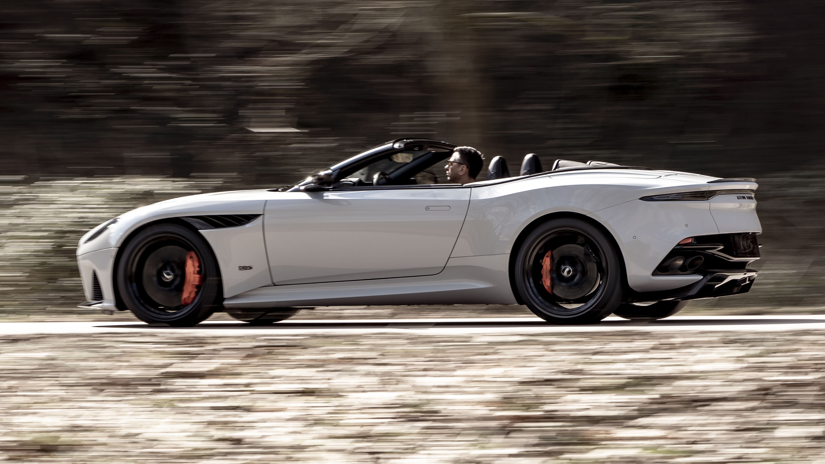 dbs_superleggera_volante_13.jpg