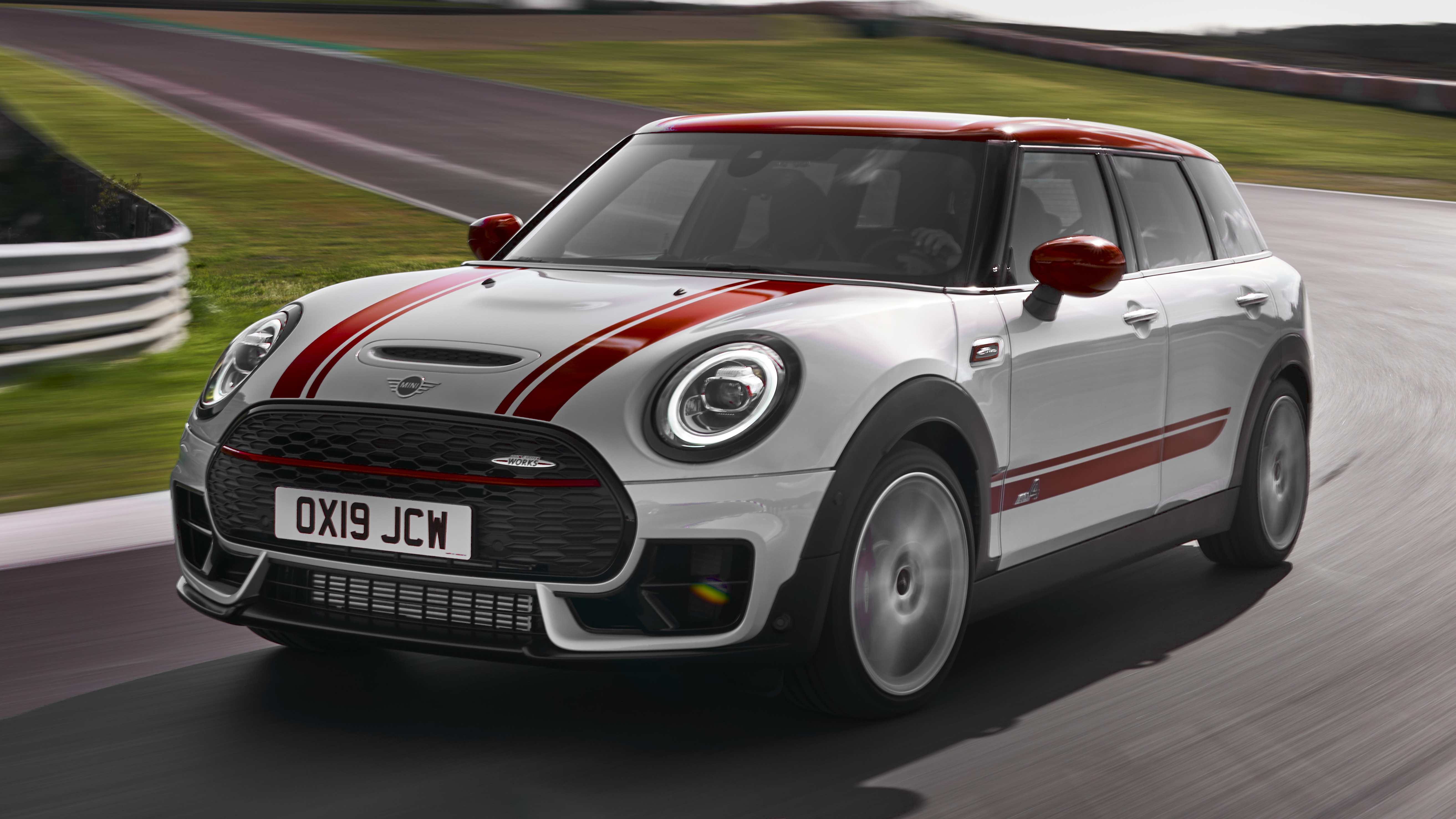 mini_john_cooper_works_clubman_2.jpg