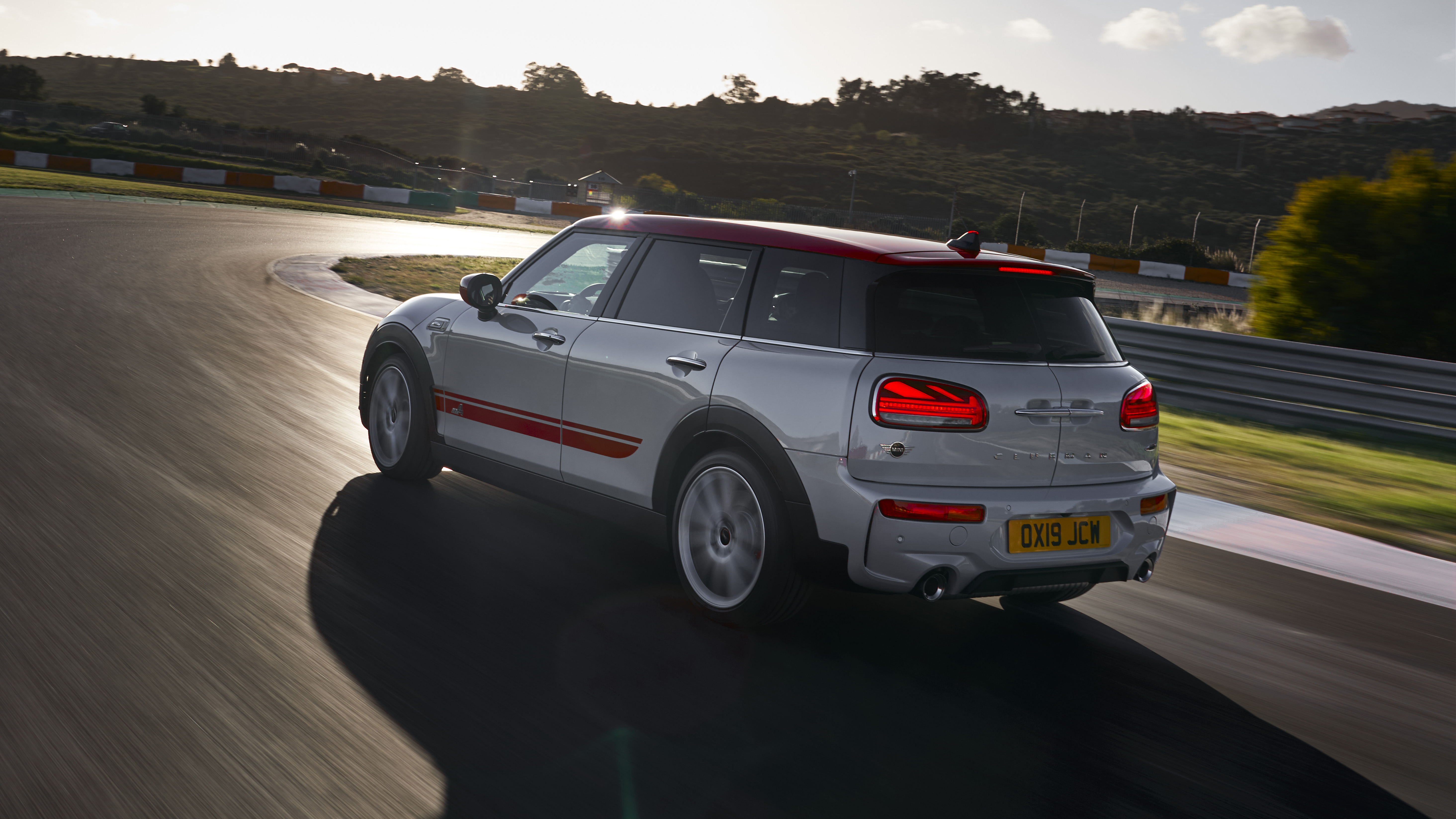 mini_john_cooper_works_clubman_4.jpg