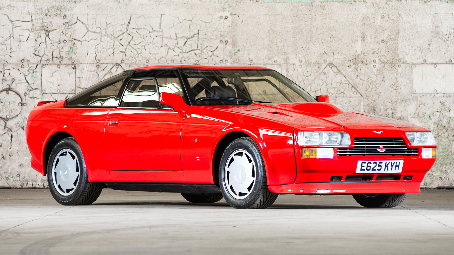 1986_aston_martin_v8_zagato_prototype-1_2000px.jpg