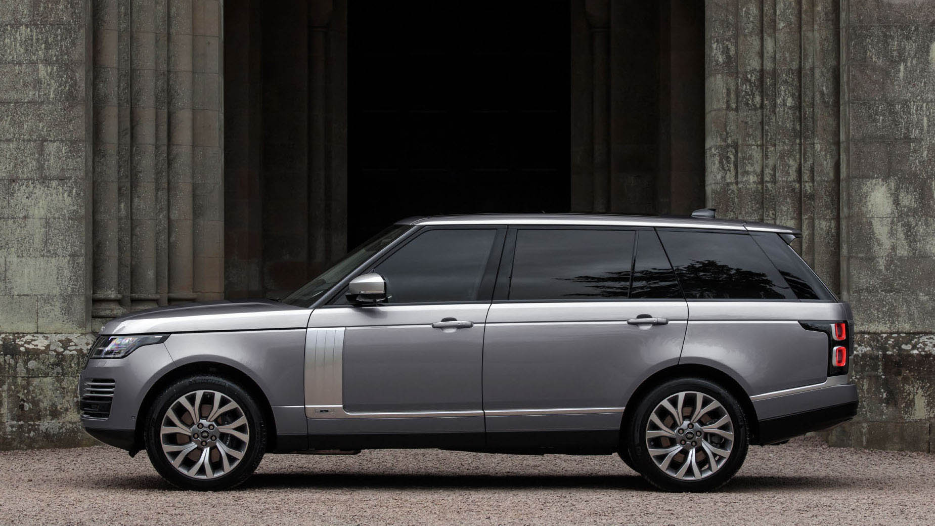 lr_range_rover_005_19_02.jpg