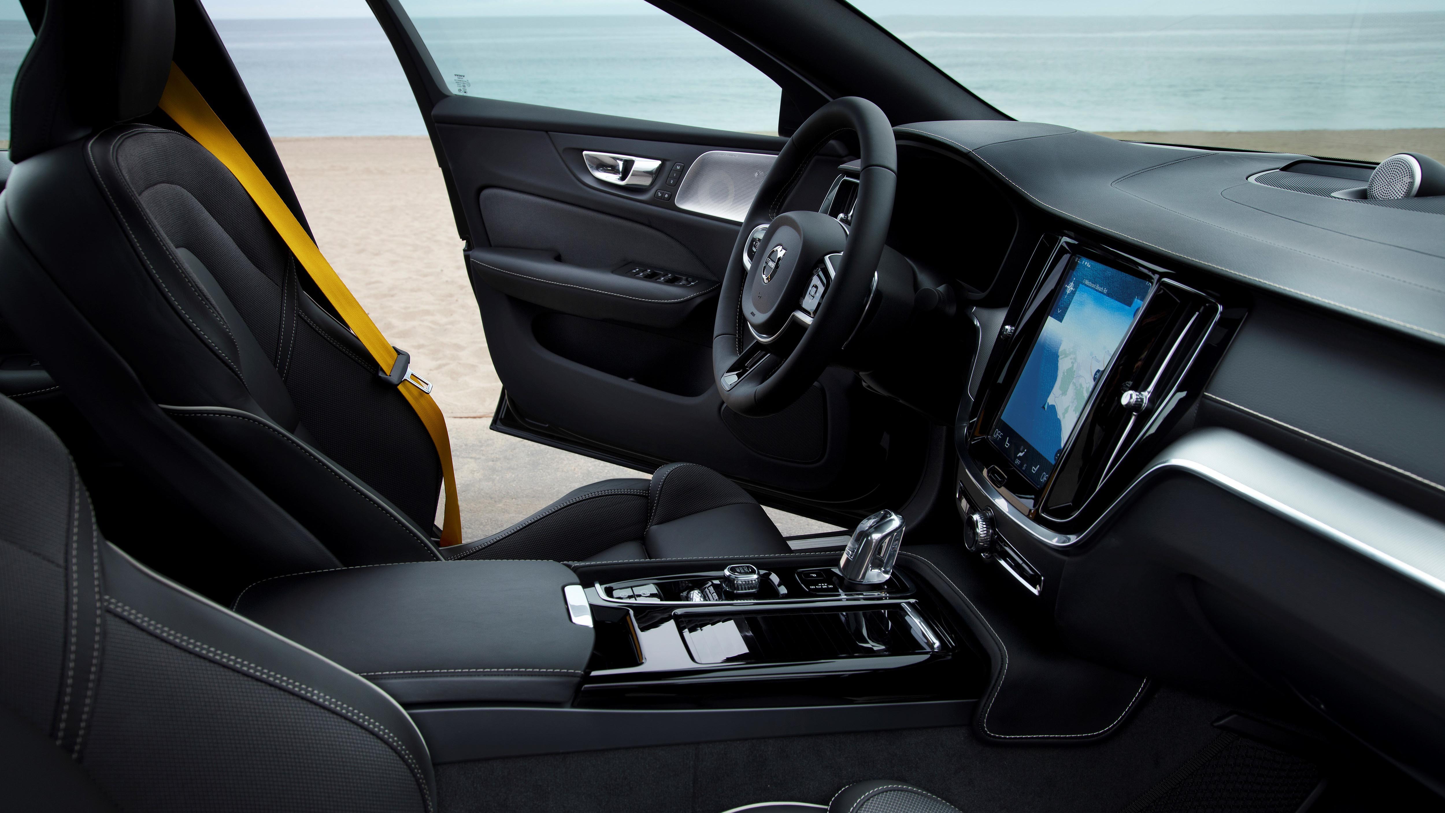 239382_new_volvo_s60_polestar_engineered_interior.jpg
