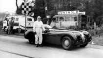 jag_norman_dewis_xk120_jabbeke_1953.jpg
