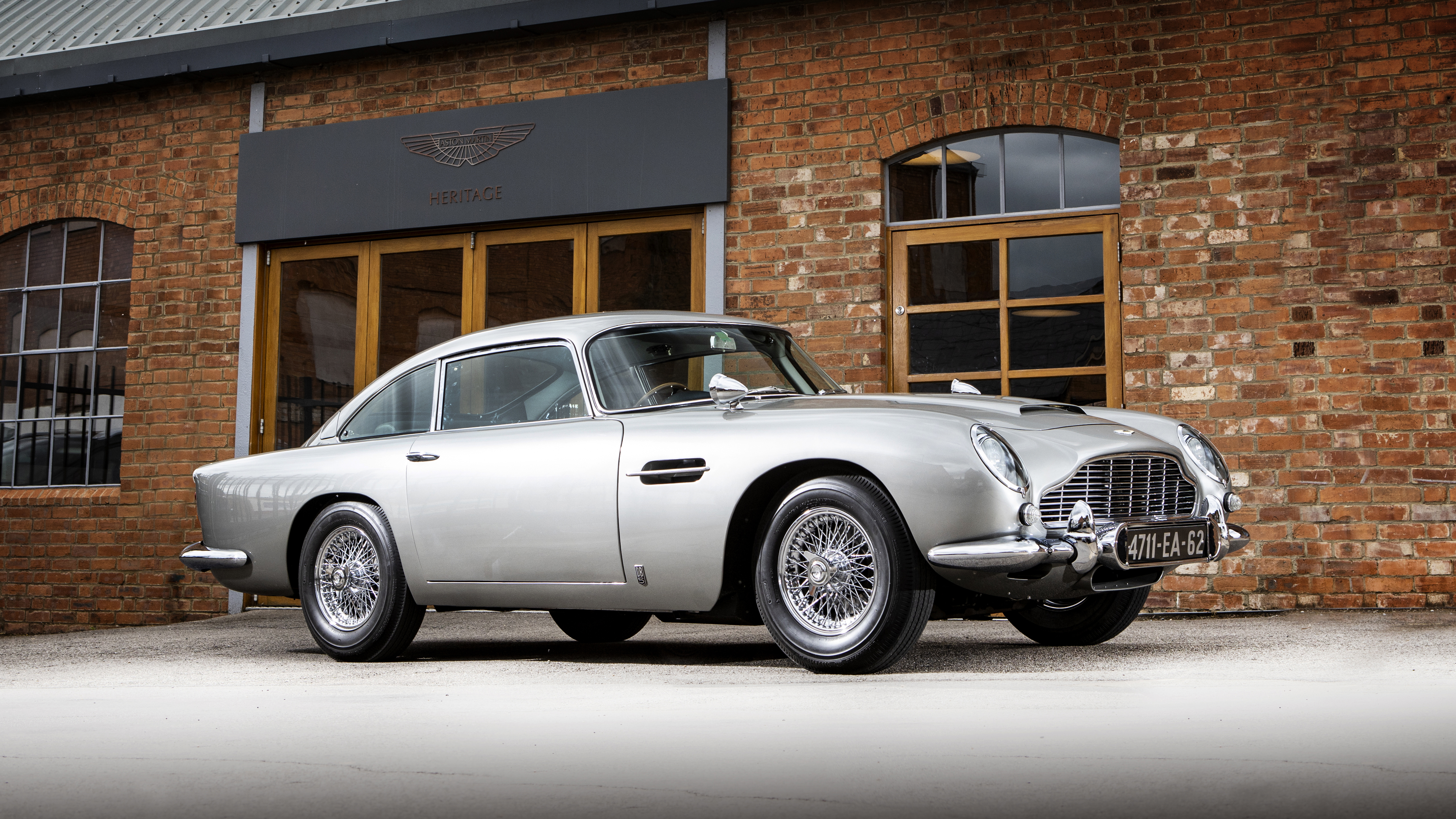 1965_aston_martin_db5_bond_car_simon_clay_c_2019_courtesy_of_rm_sothebys.jpg