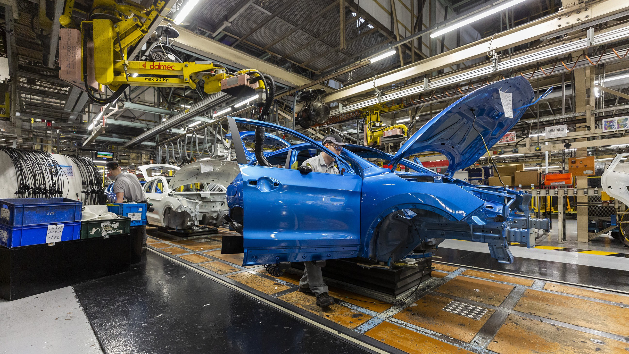 10_millionth_vehicle_in_production_at_the_nissan_sunderland_plant_4.jpg