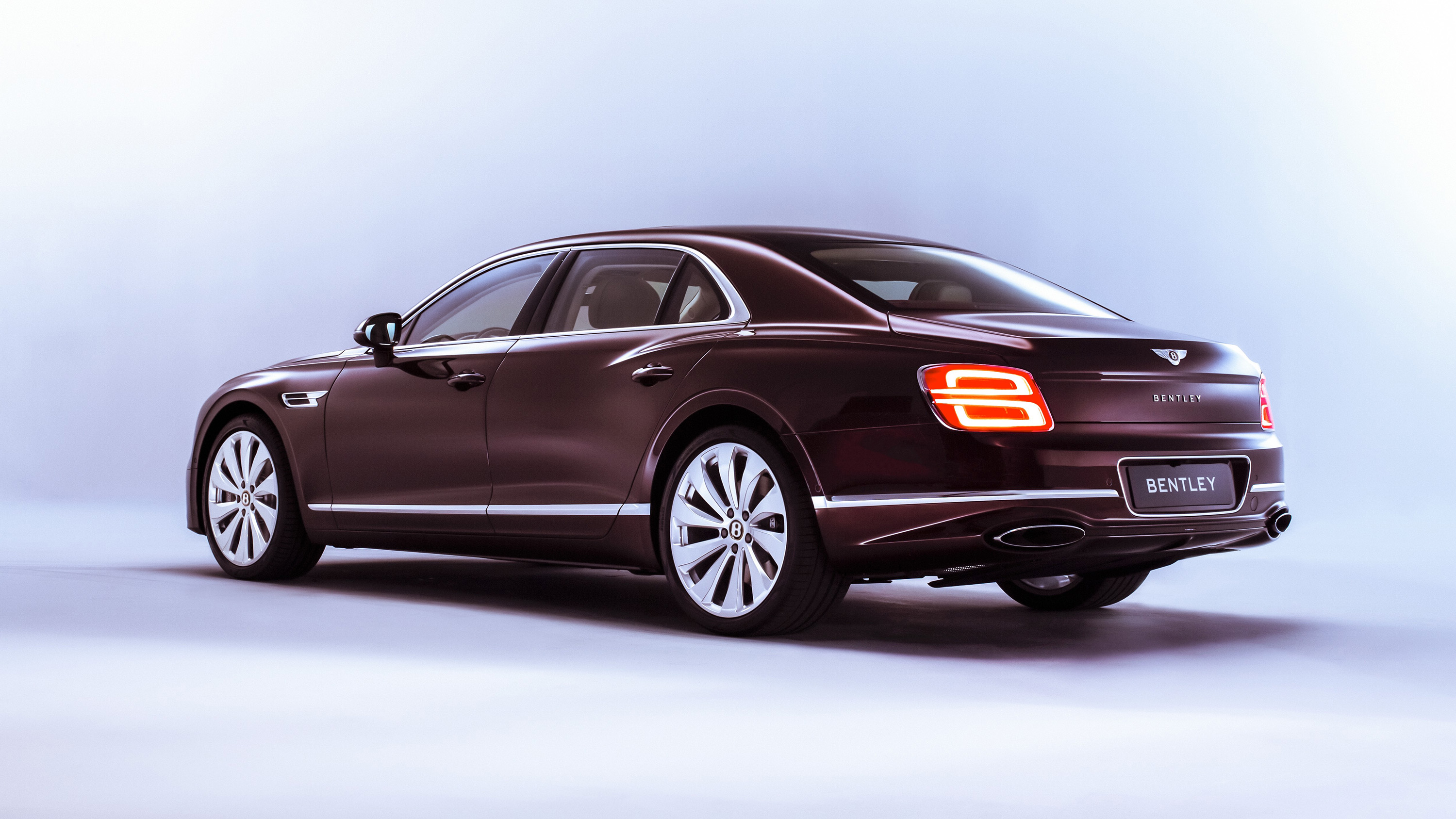 new_bentley_flying_spur_12.jpg