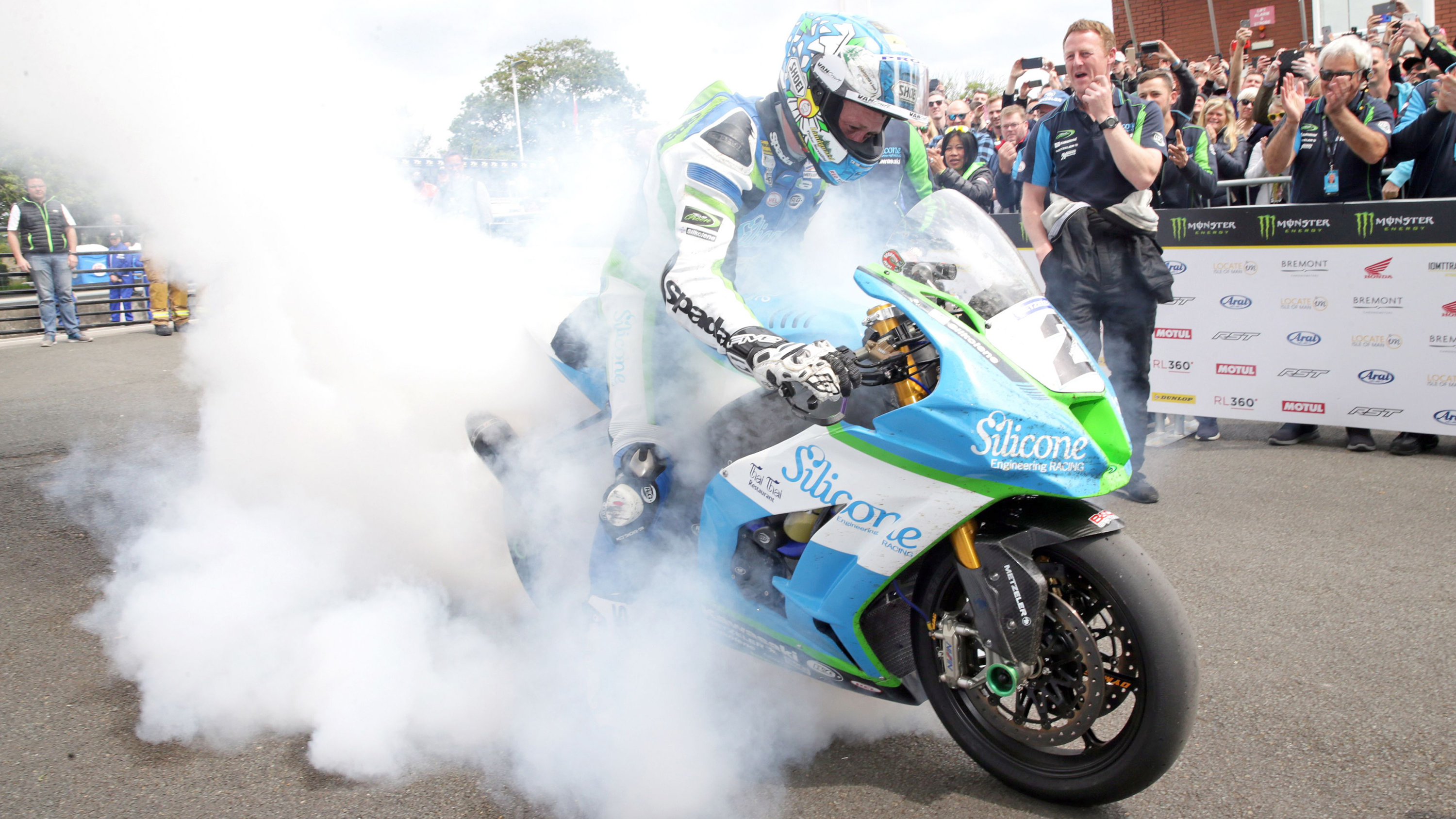2019_isle_of_man_tt_senior_race_111.jpg