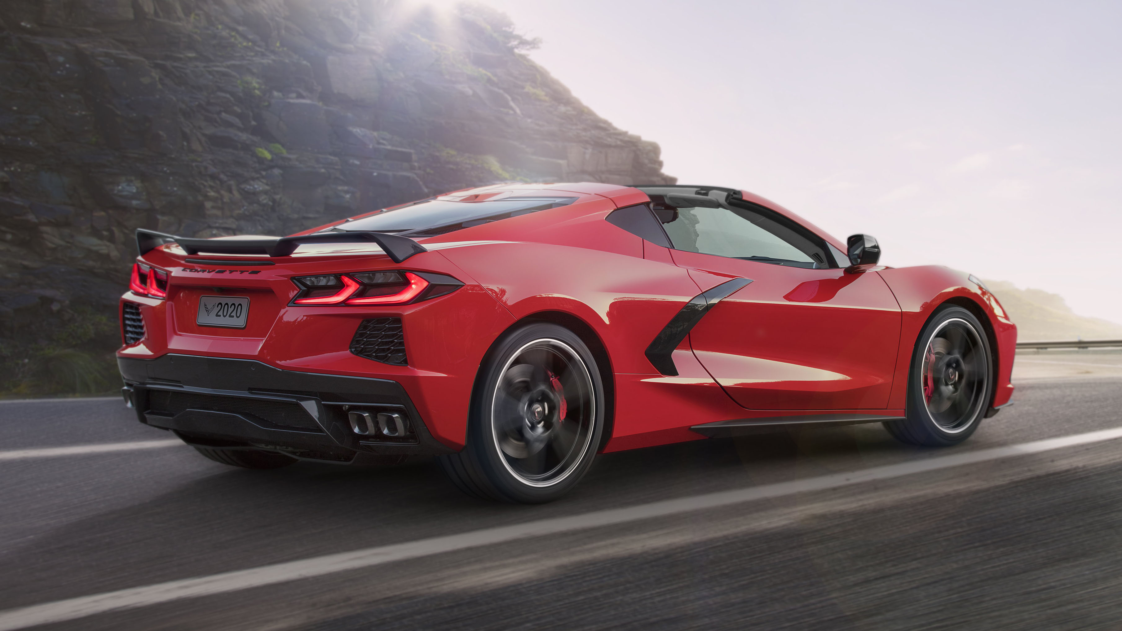 2020-chevrolet-corvette-stingray-001.jpg