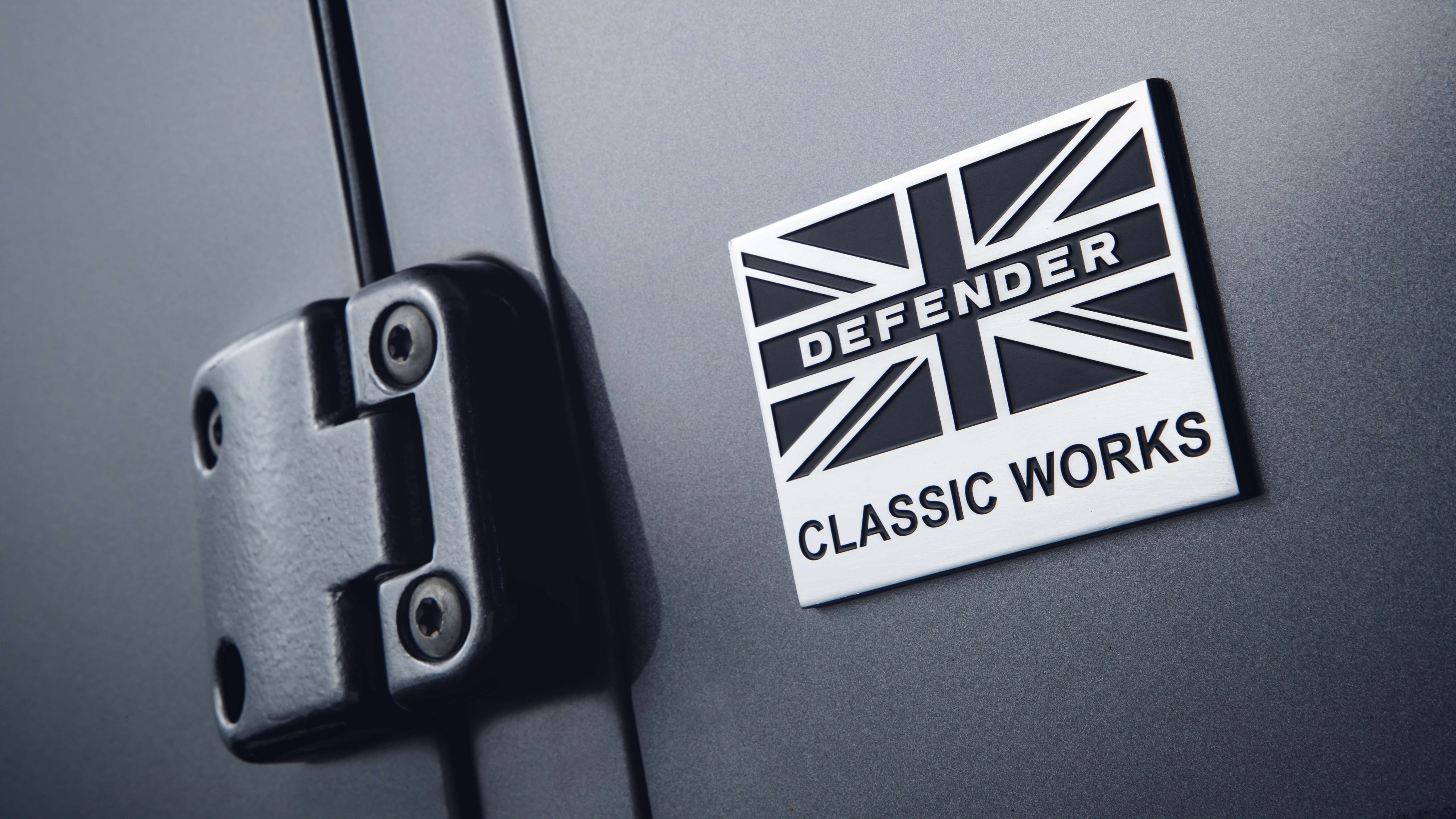 lr_classic_defender_worksupgradekits_310719_02.jpg