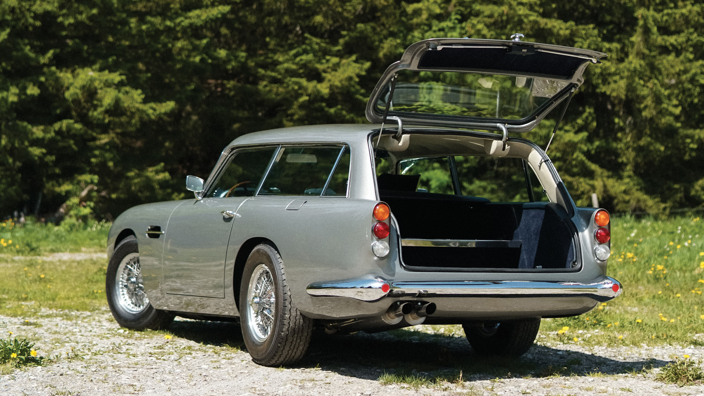 1965-aston-martin-db5-shooting-brake-by-radford_30.jpg