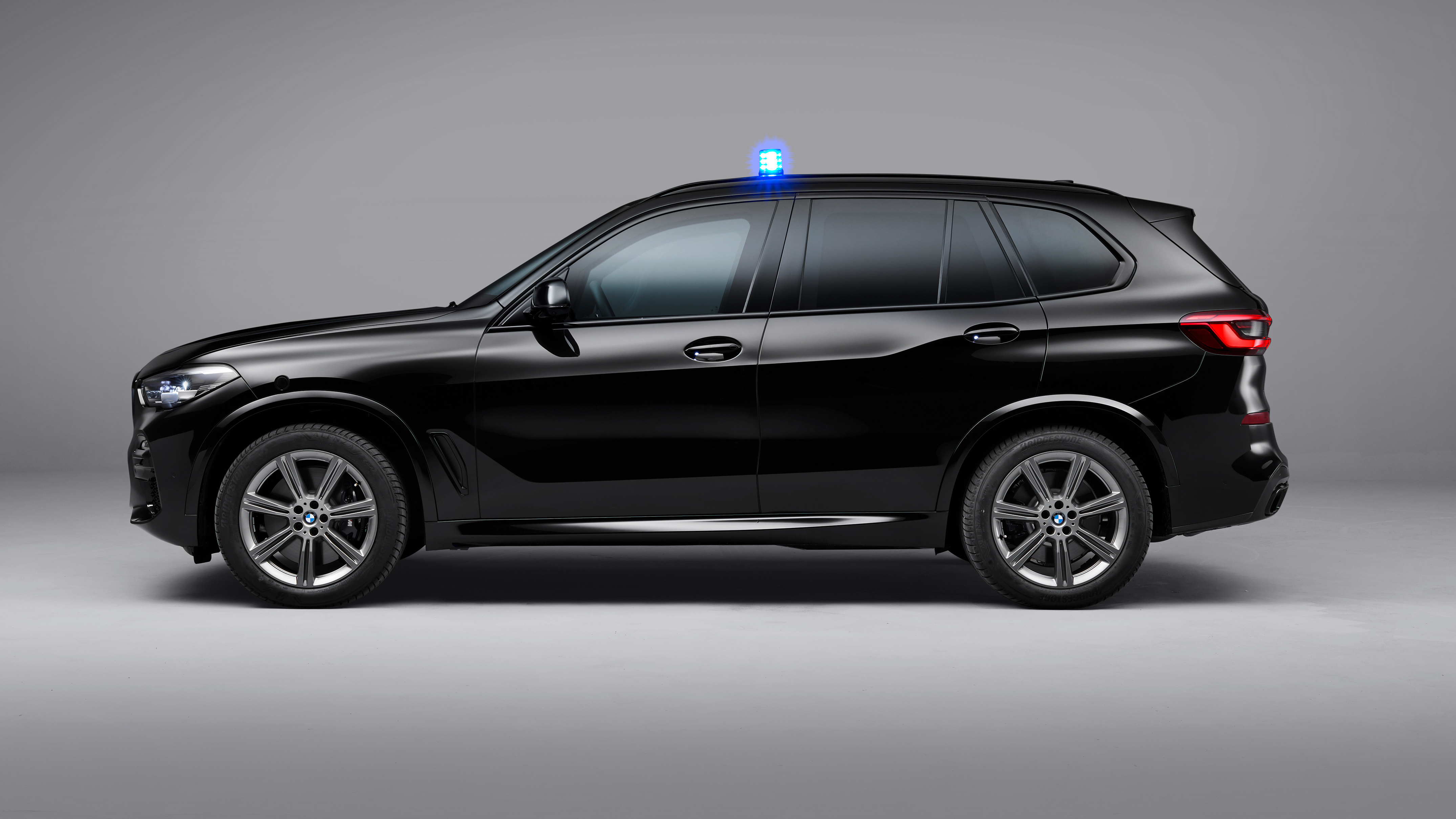 p90363298_highres_the-new-bmw-x5-prote.jpg