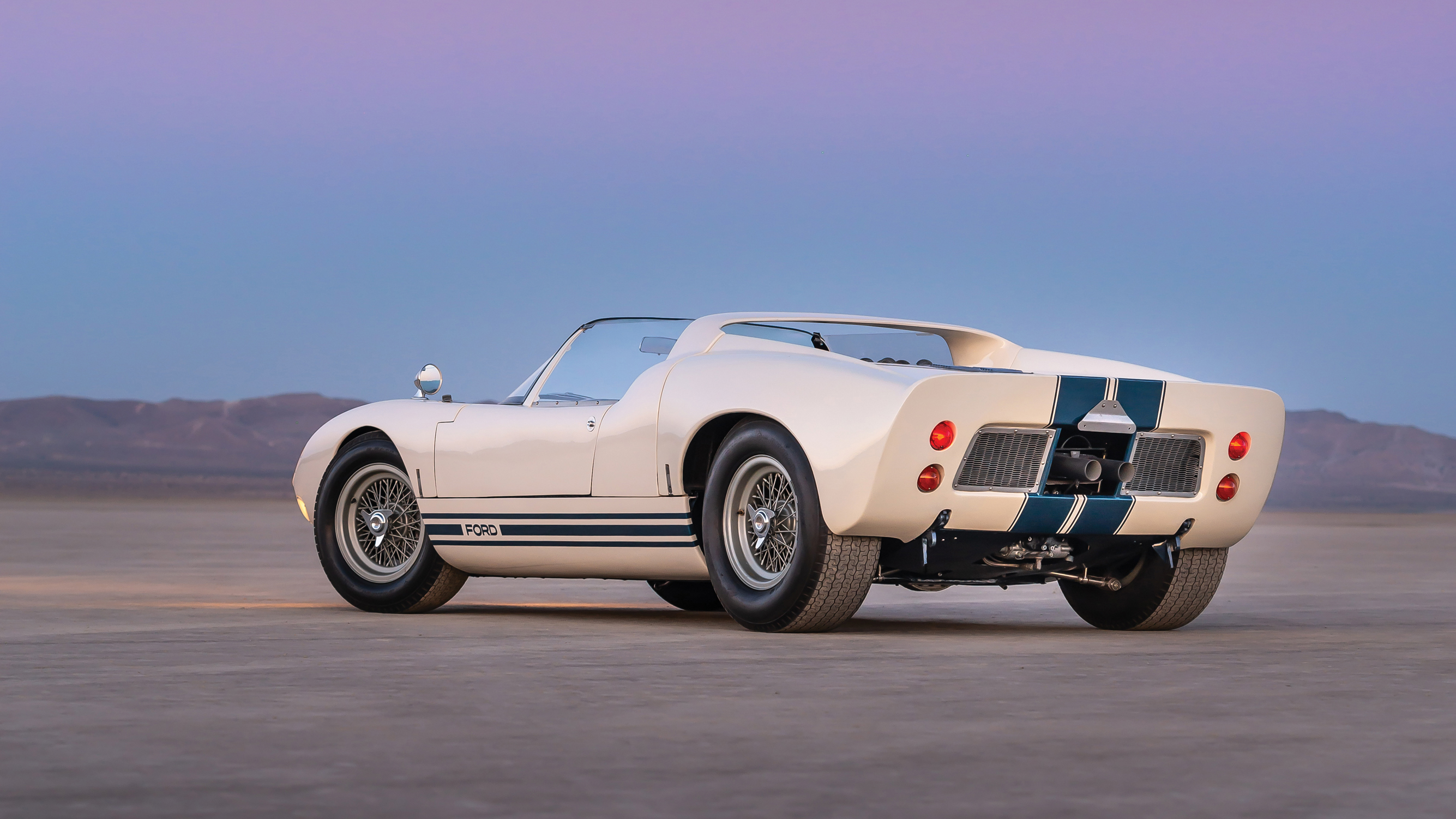 1965-ford-gt40-roadster-prototype-_1.jpg