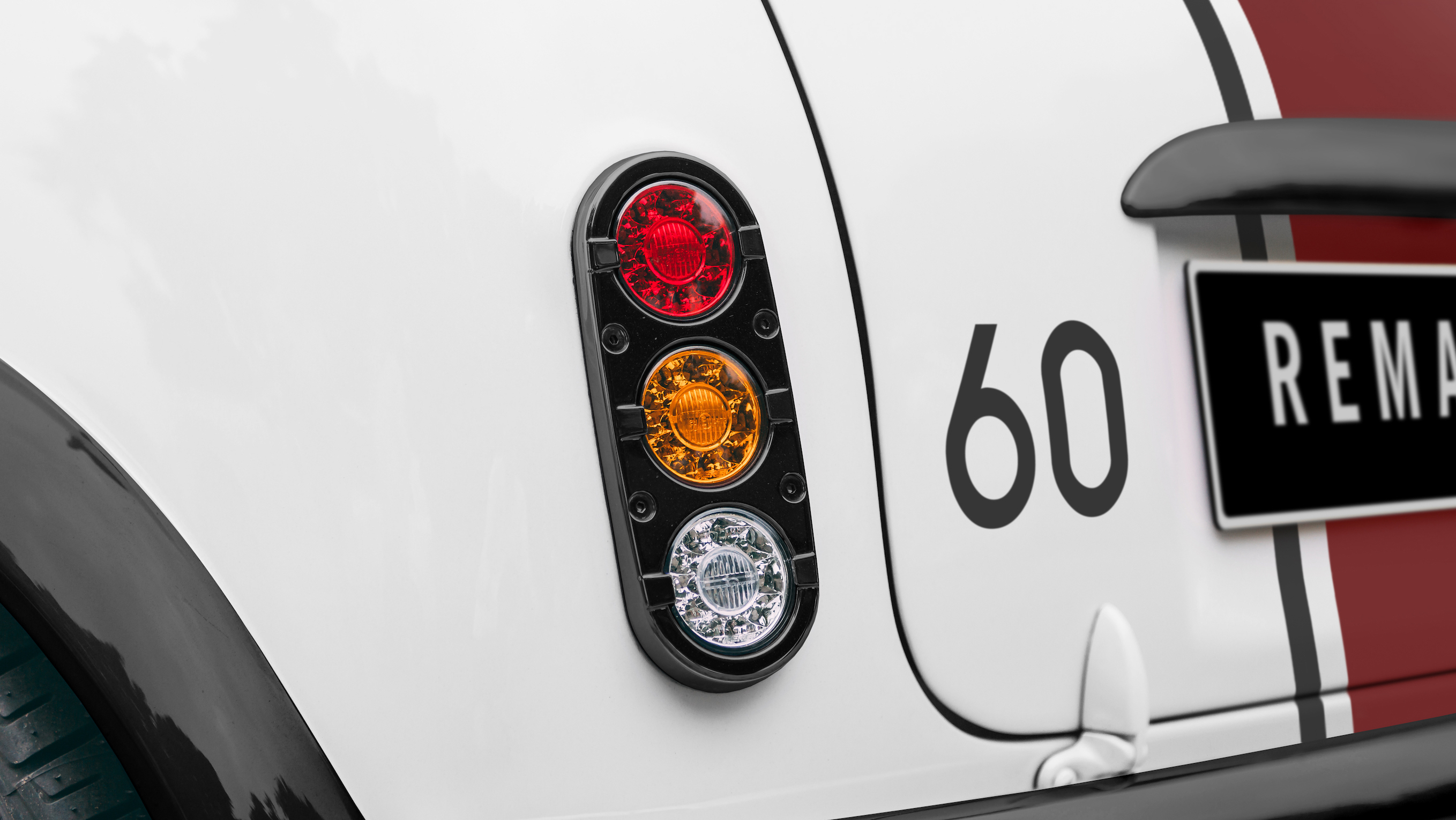 oselli_edition_rear_lamp_cluster.jpg