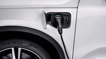 227629_new_volvo_xc40_t5_plug-in_hybrid.jpg