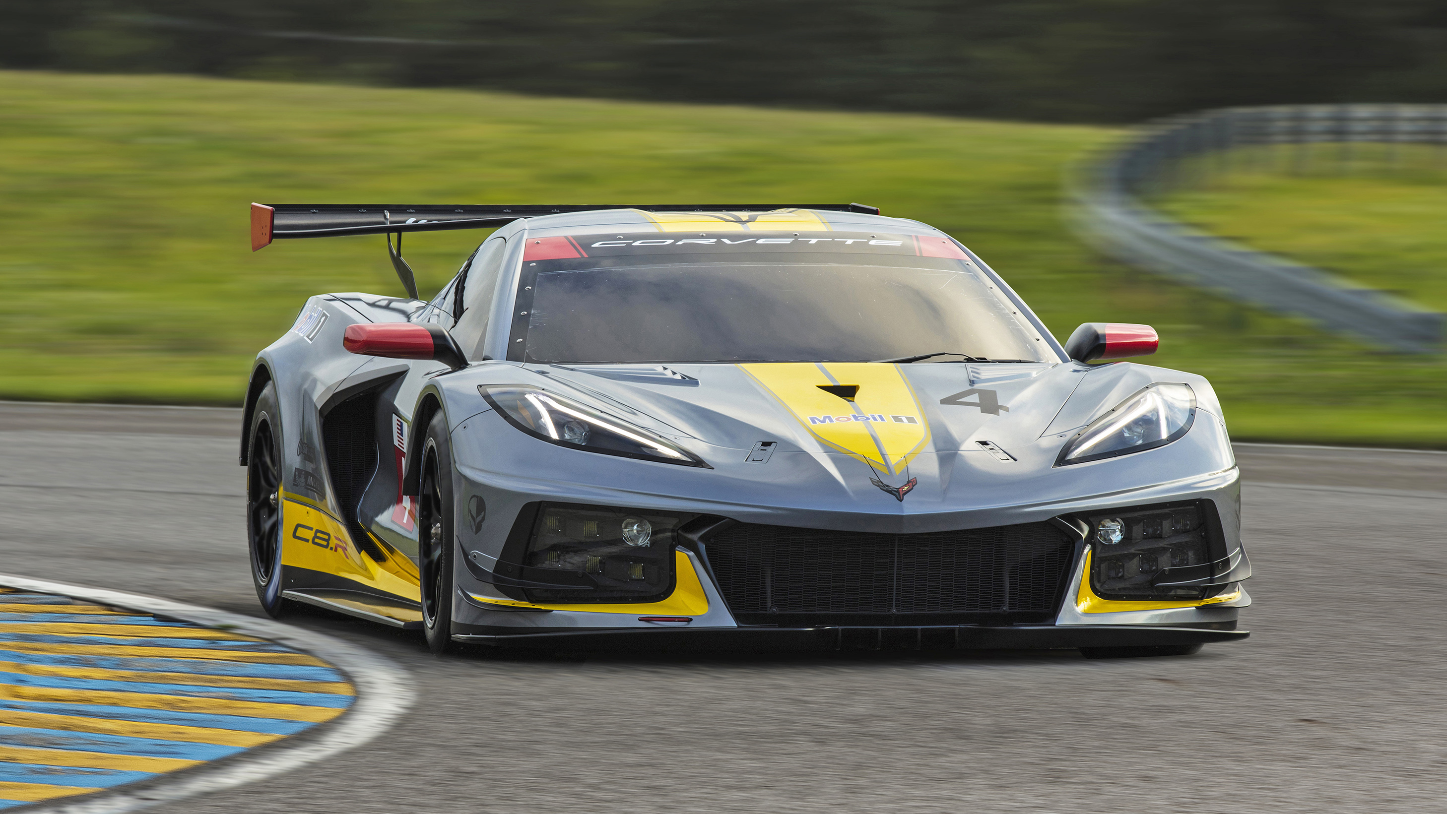 chevrolet-corvette-c8r-002.jpg