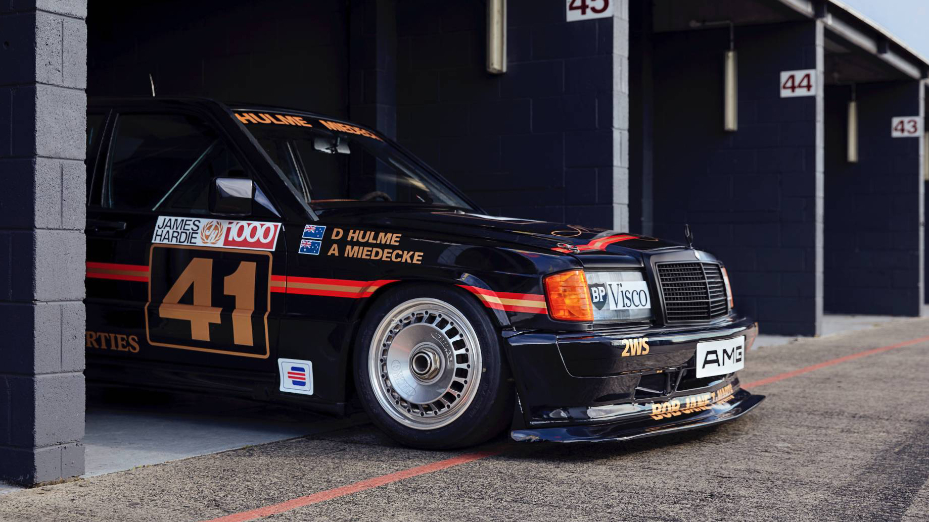 96135ed1-mercedes-benz-190-e-2.3-16-group-a-race-car-3.jpg