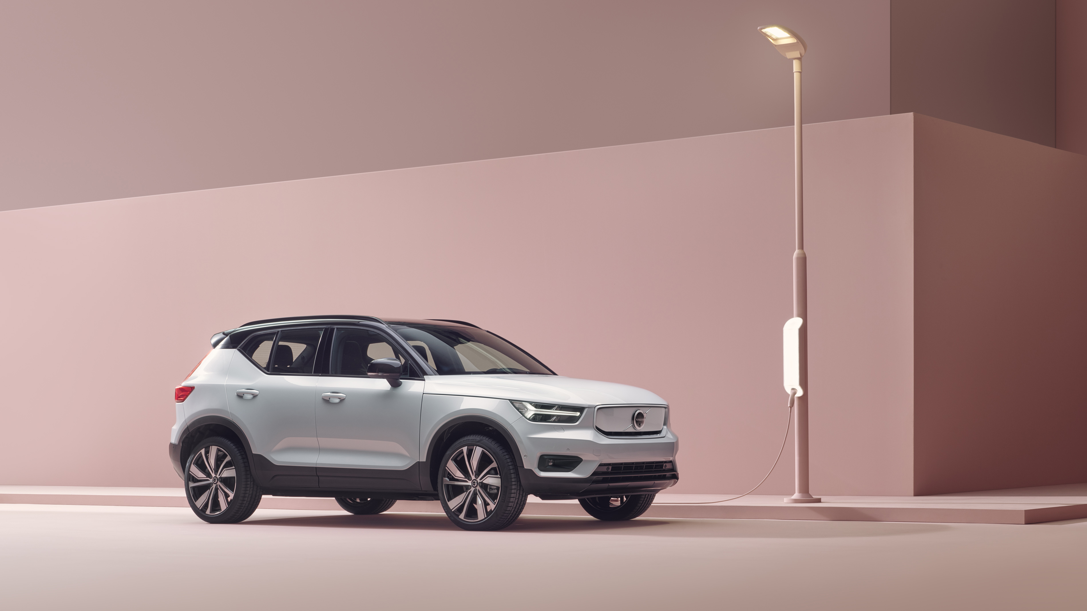 volvoxc40bev01.jpg