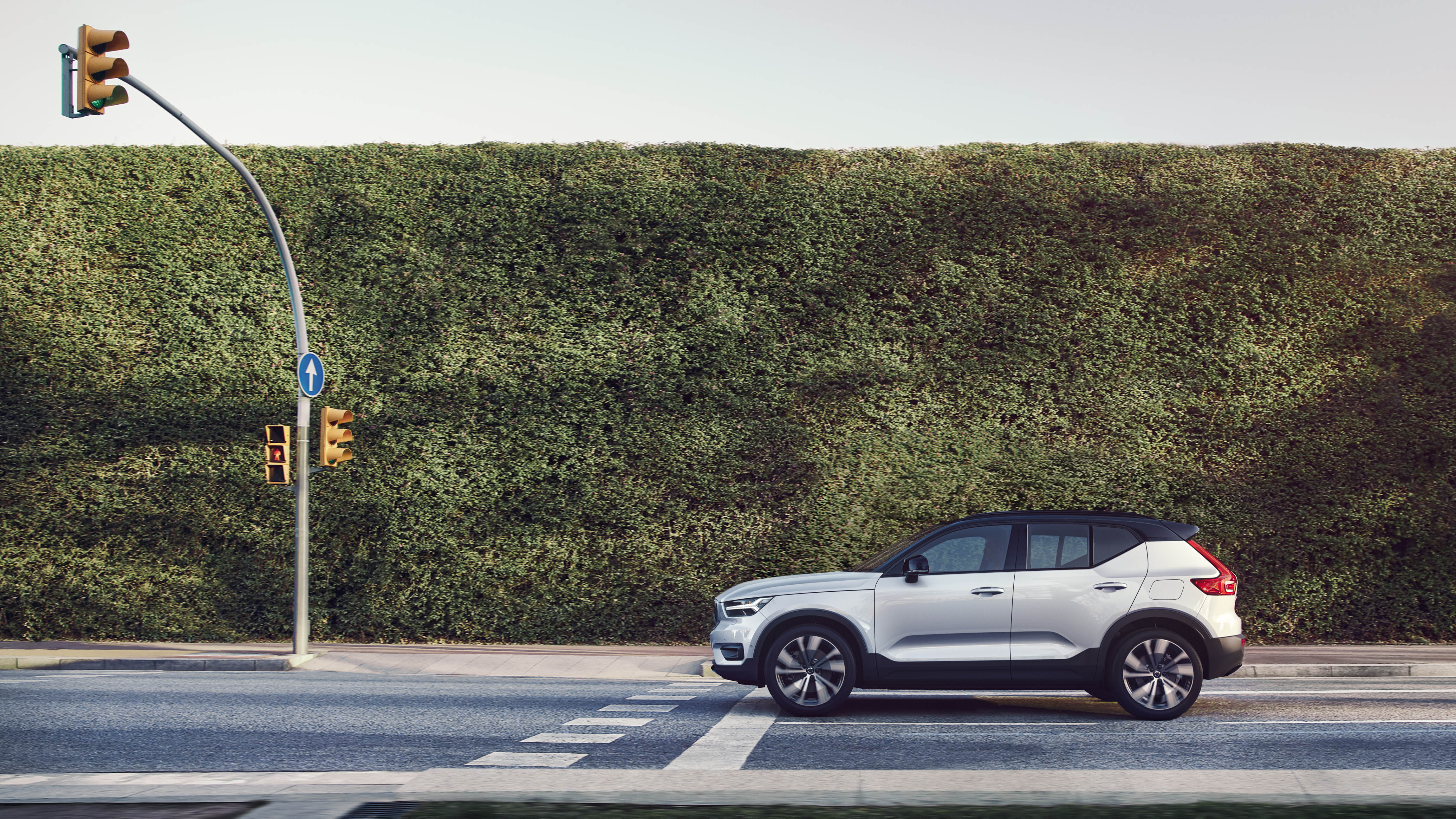 volvoxc40bev20.jpg