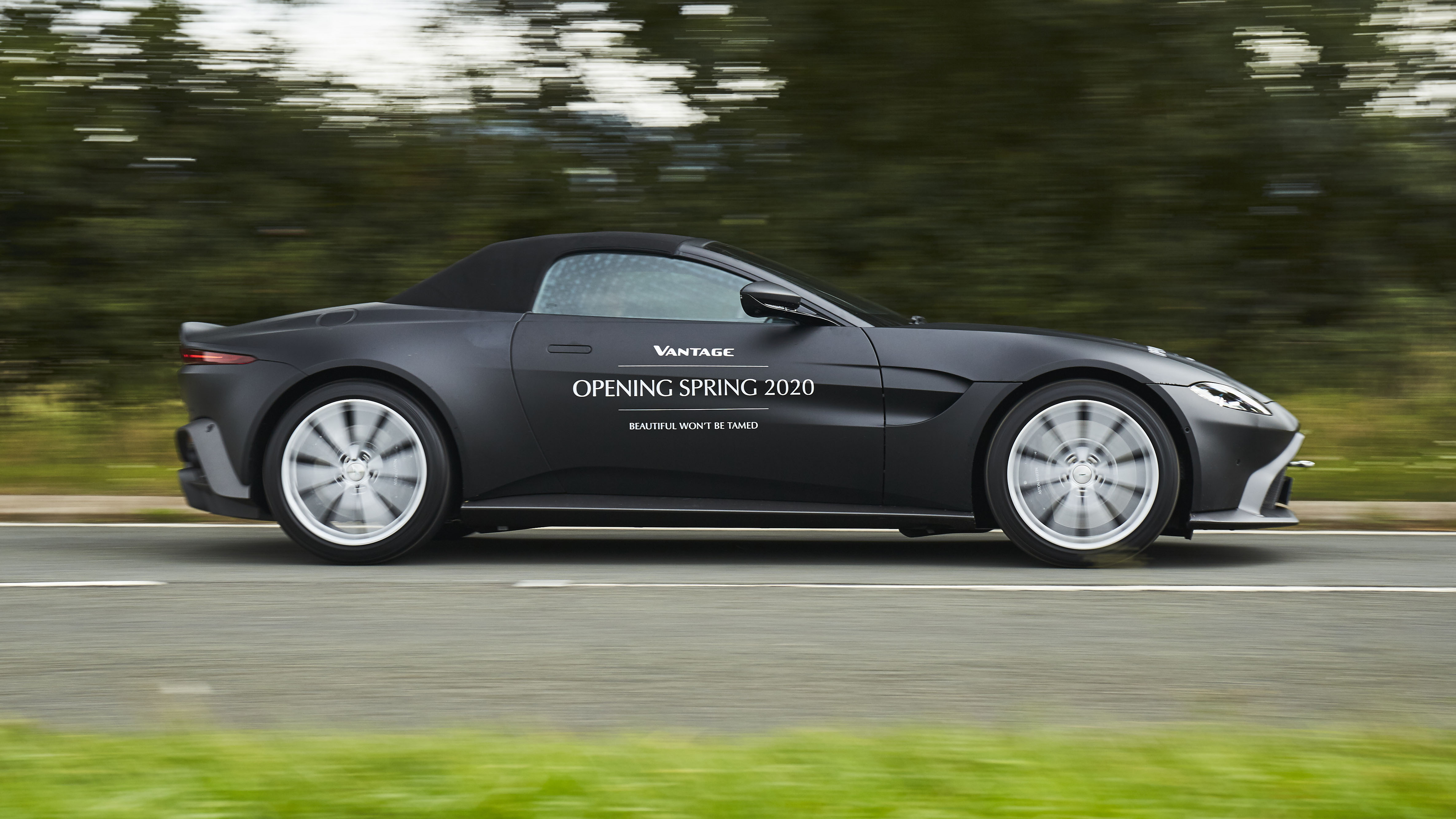 aston_martin_vantage_roadster_prototype_01.jpg