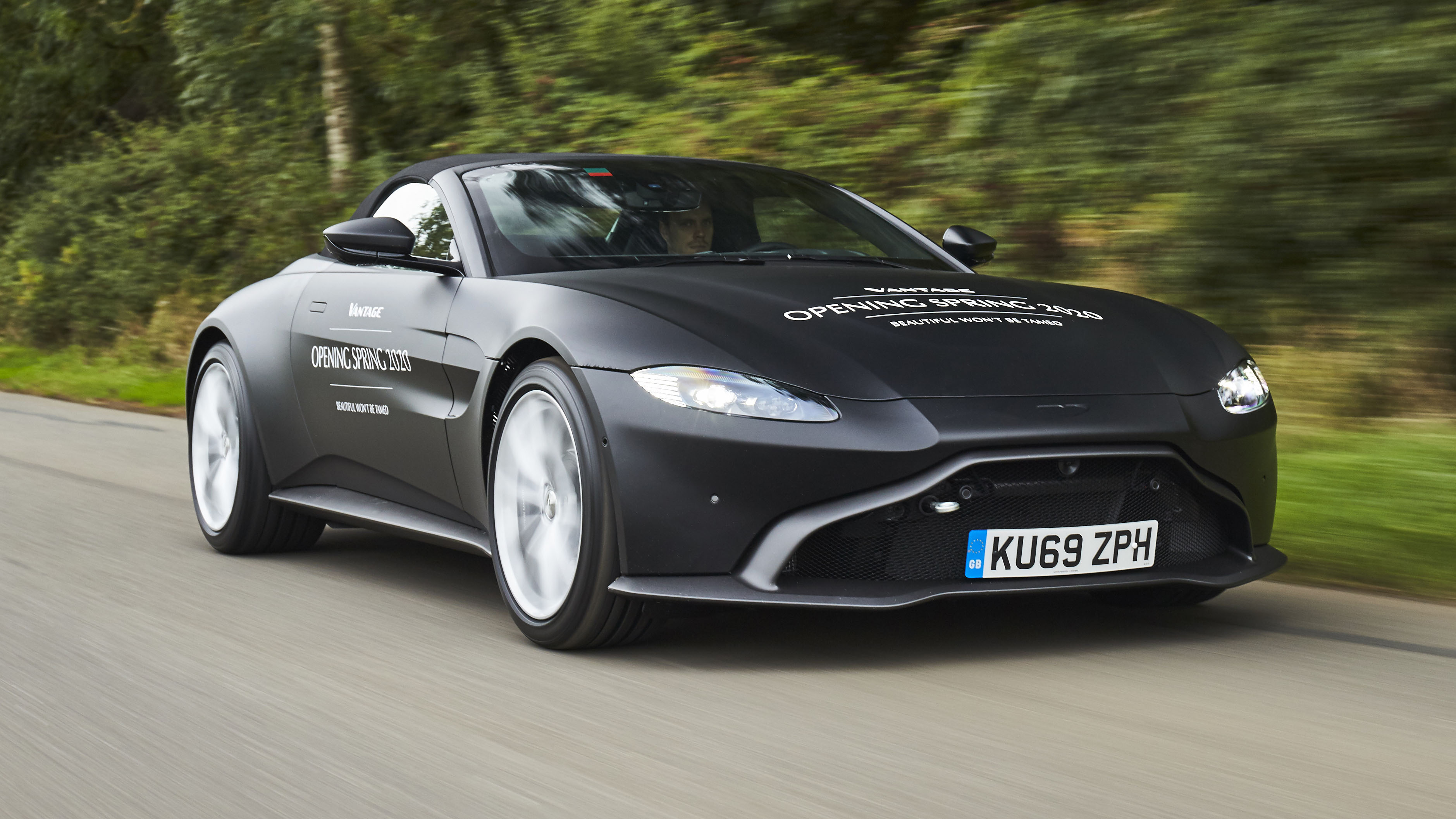 aston_martin_vantage_roadster_prototype_02.jpg