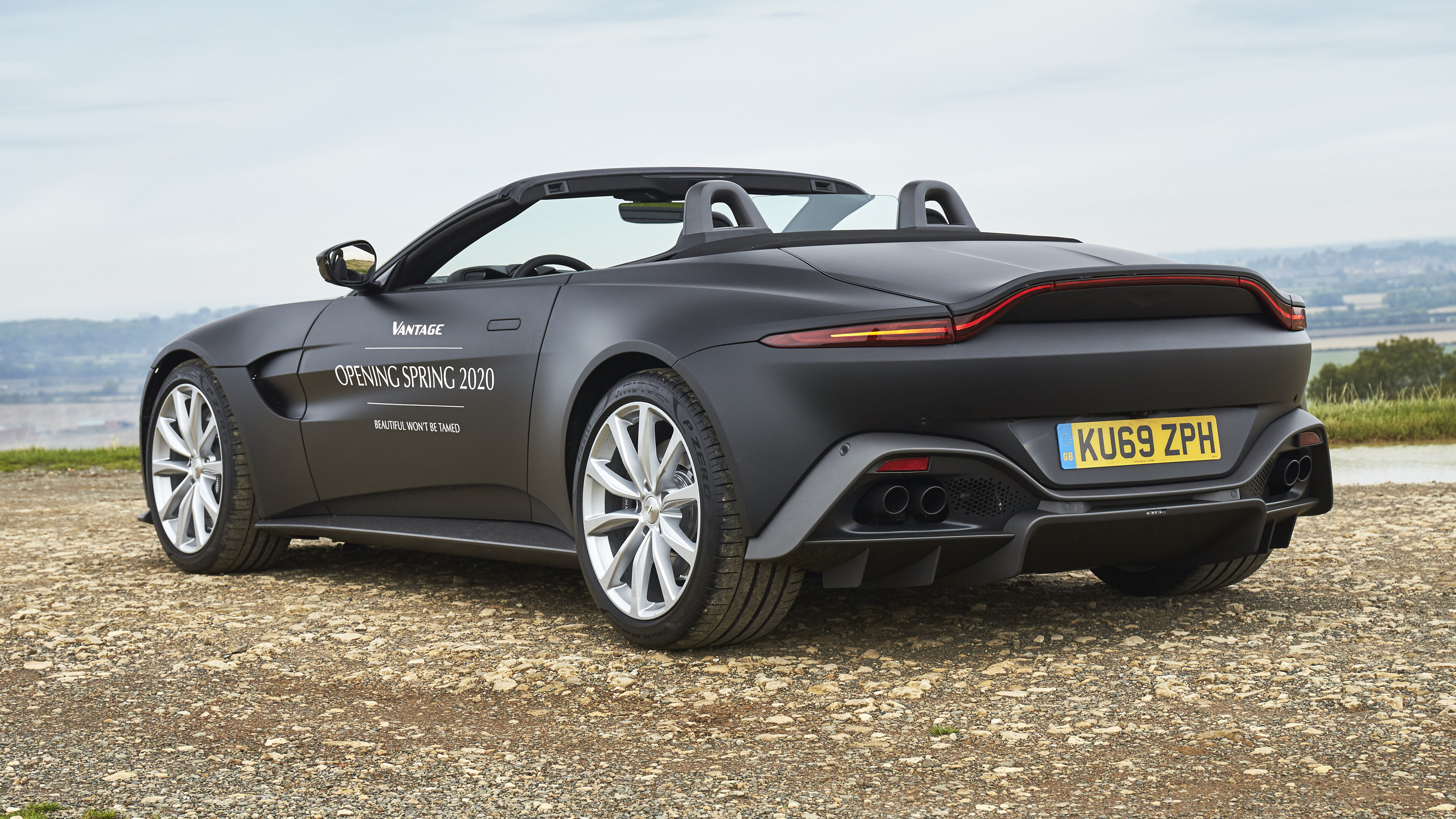 aston_martin_vantage_roadster_prototype_04.jpg