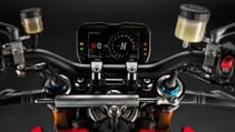 my20_ducati_streetfigher_v4_s_15_uc101698_high.jpg