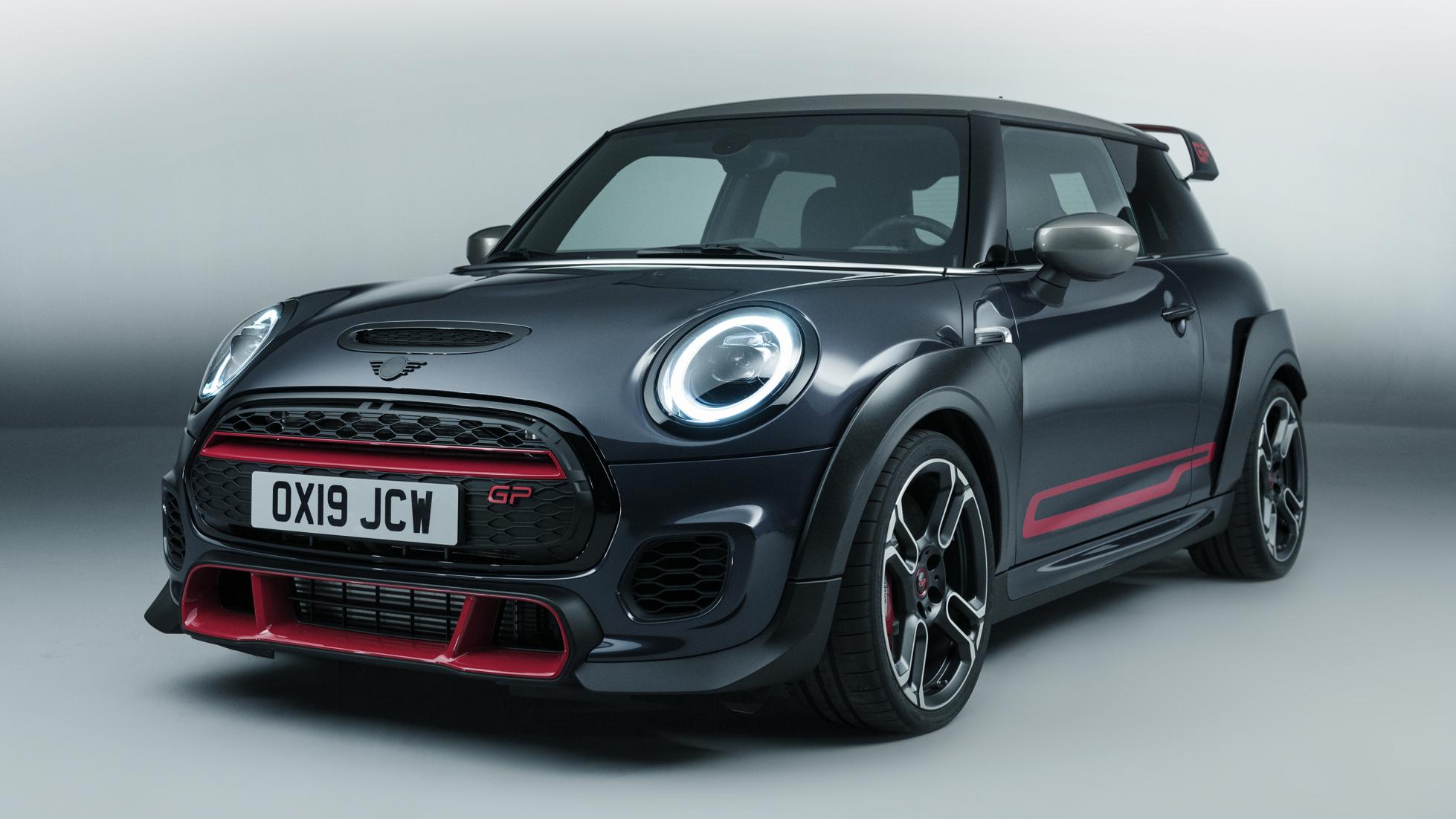 mini_jcw_gp_studio_20.jpg