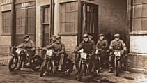 ariel_ace_-_iron_horse_-_010_-_1929_factory_testers.jpg