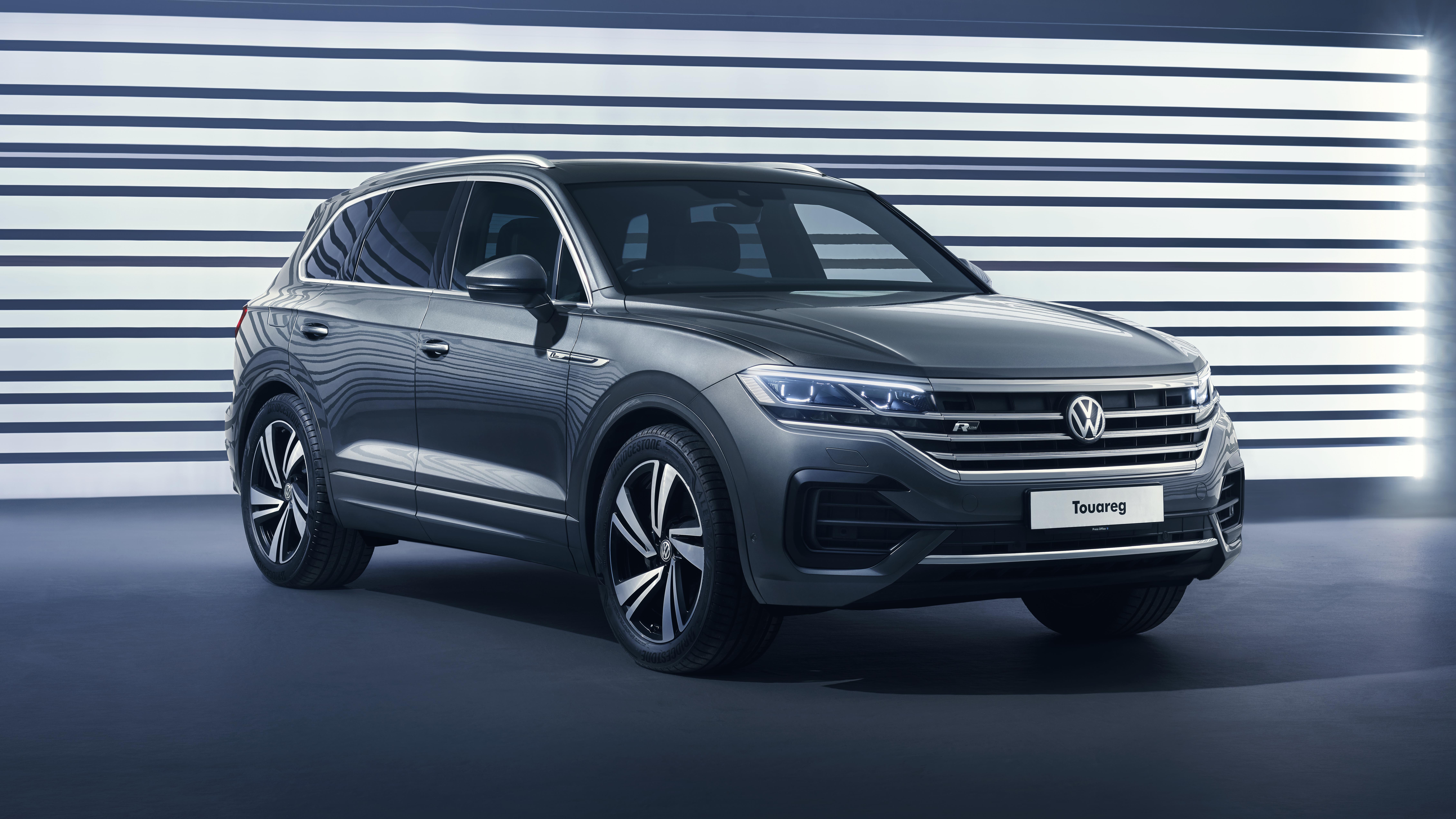 vw_toureg_front3_4_v_1v2.jpg