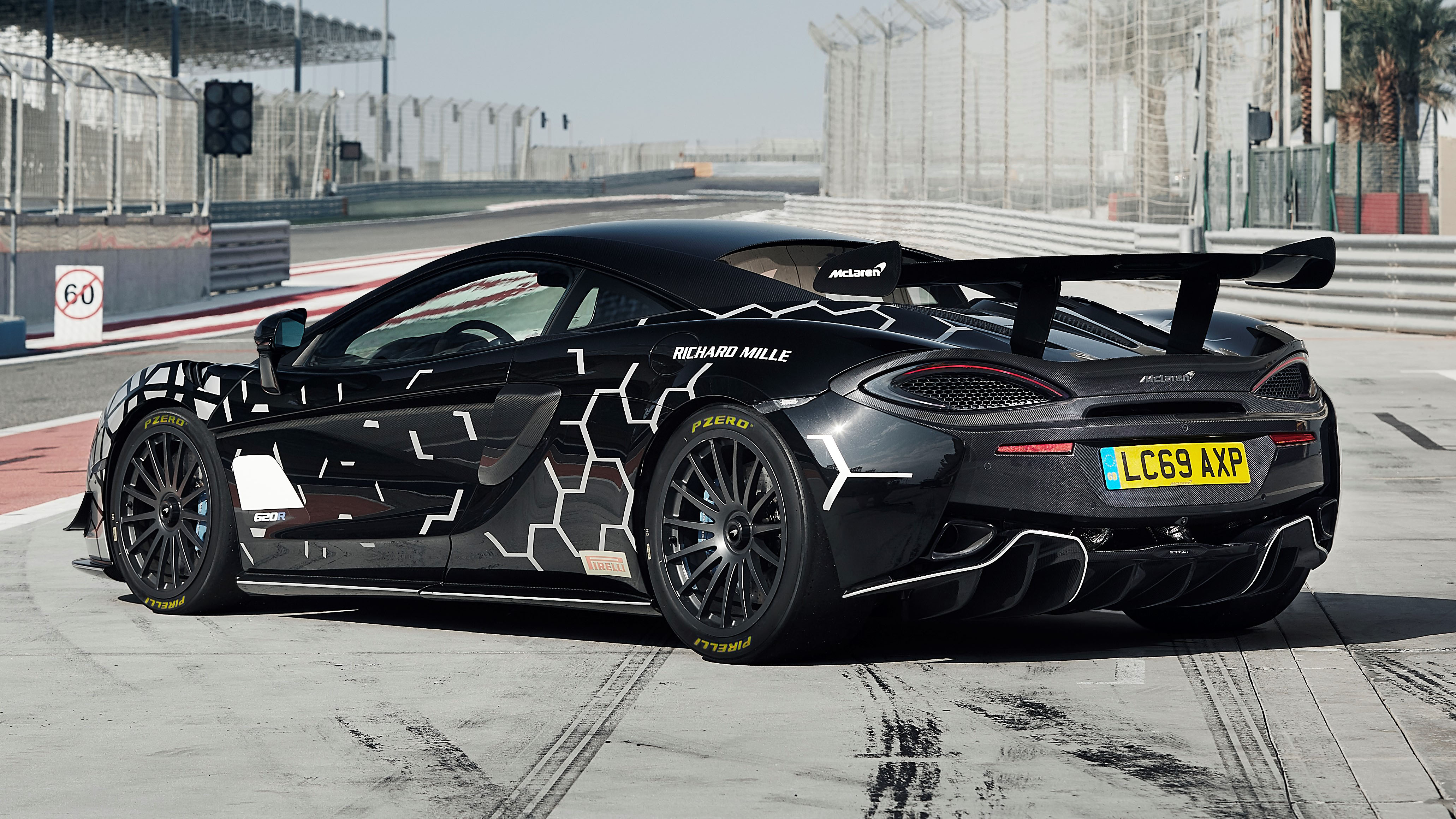 mclaren_620r_-_04.jpg