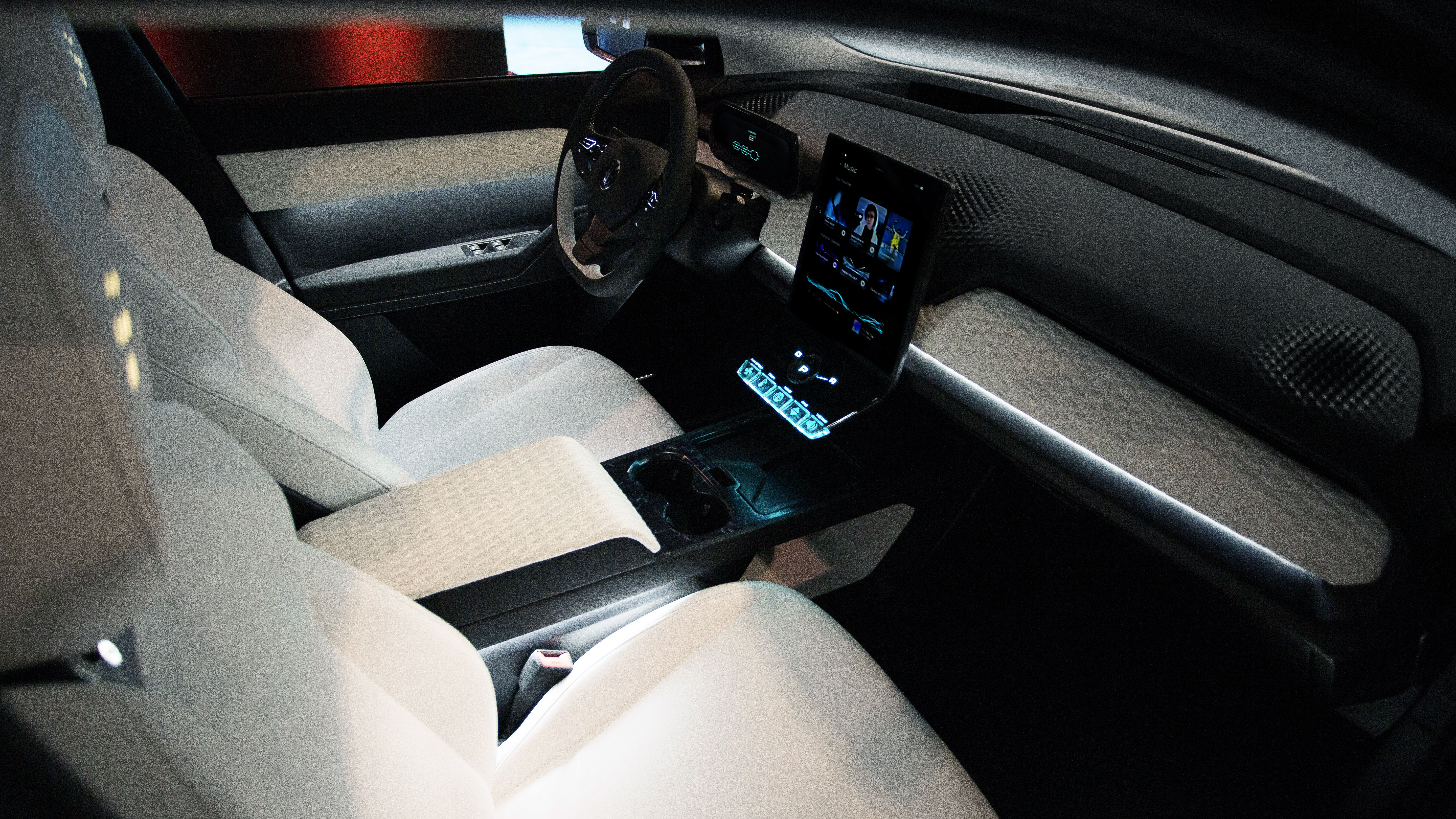 fisker_ocean_interior_2.jpg