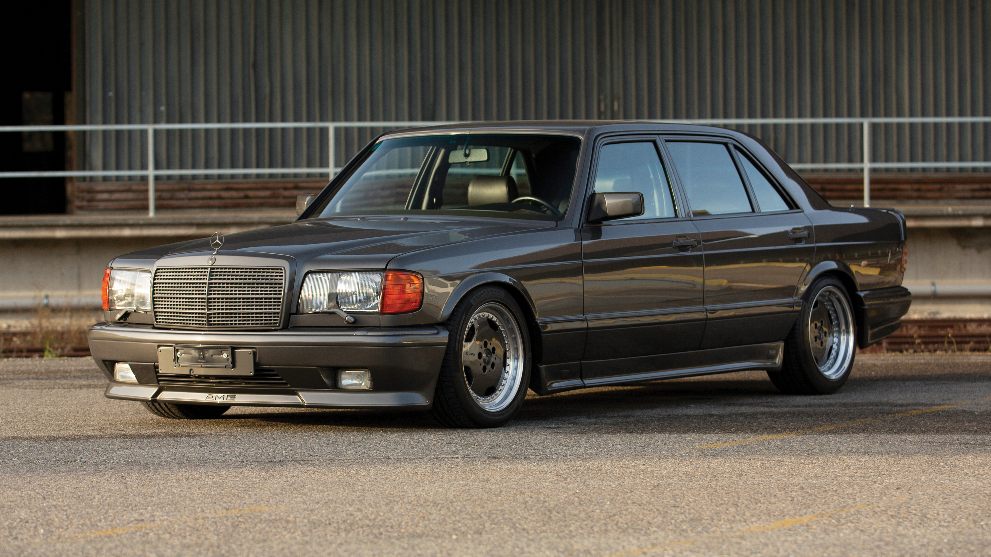 1989-mercedes-benz-560-sel-amg-_0.jpg