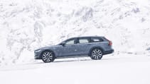 262611_the_refreshed_volvo_v90_b6_awd_cross_country_in_thunder_grey.jpg