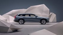 262873_studio_images_-_the_refreshed_volvo_v90_b6_awd_cross_country_in_thunder.jpg