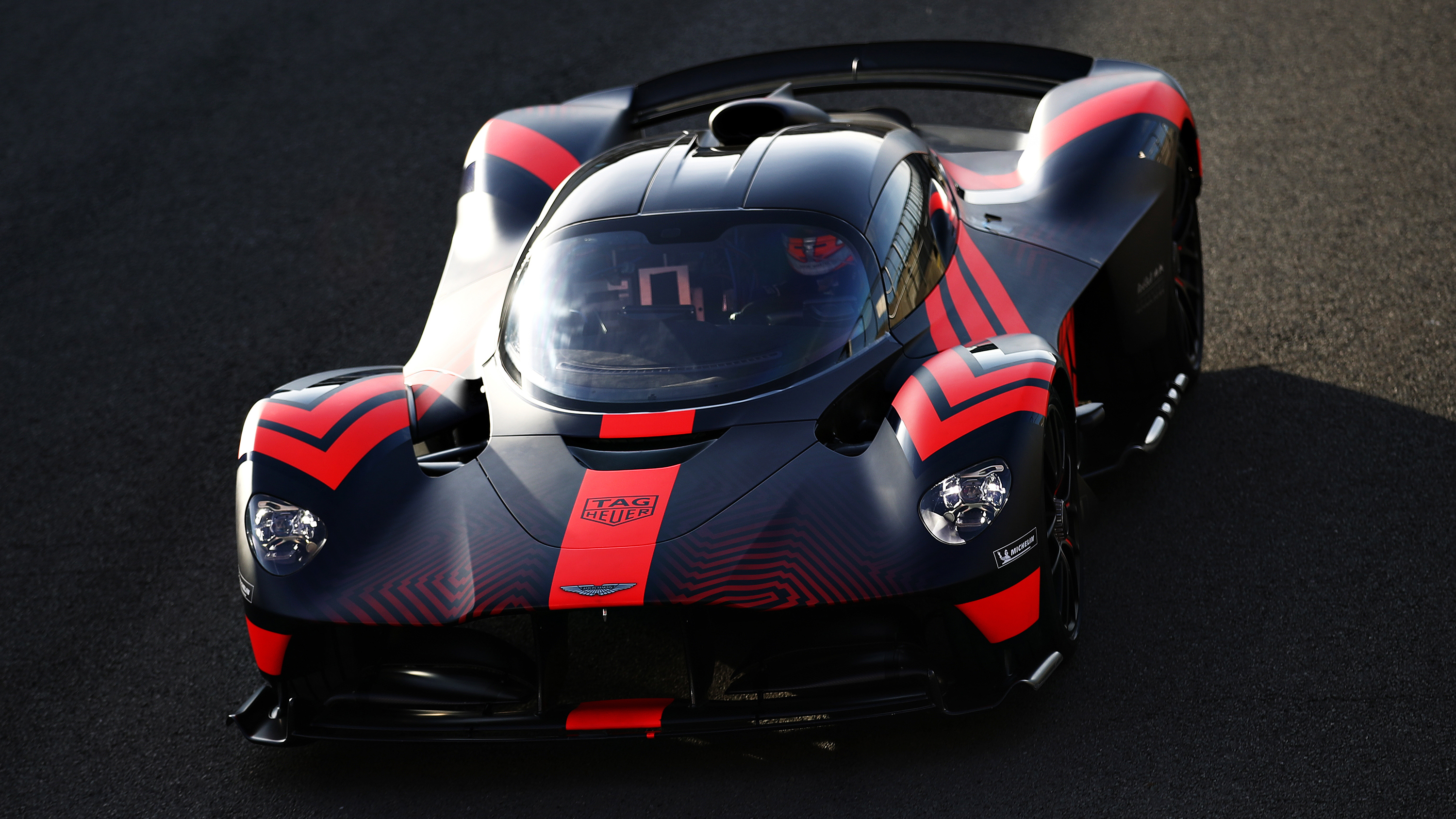 aston_martin_valkyrie_2.jpg