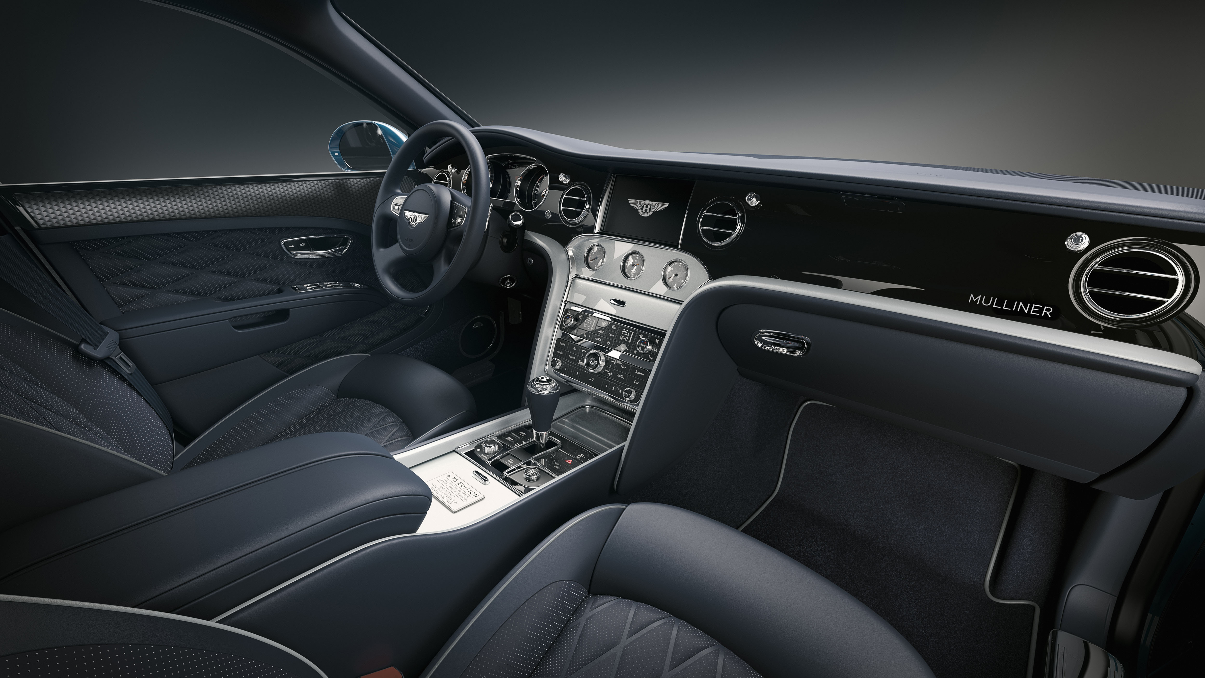 mulsanne_675_edition_-_9_front_cabin.jpg