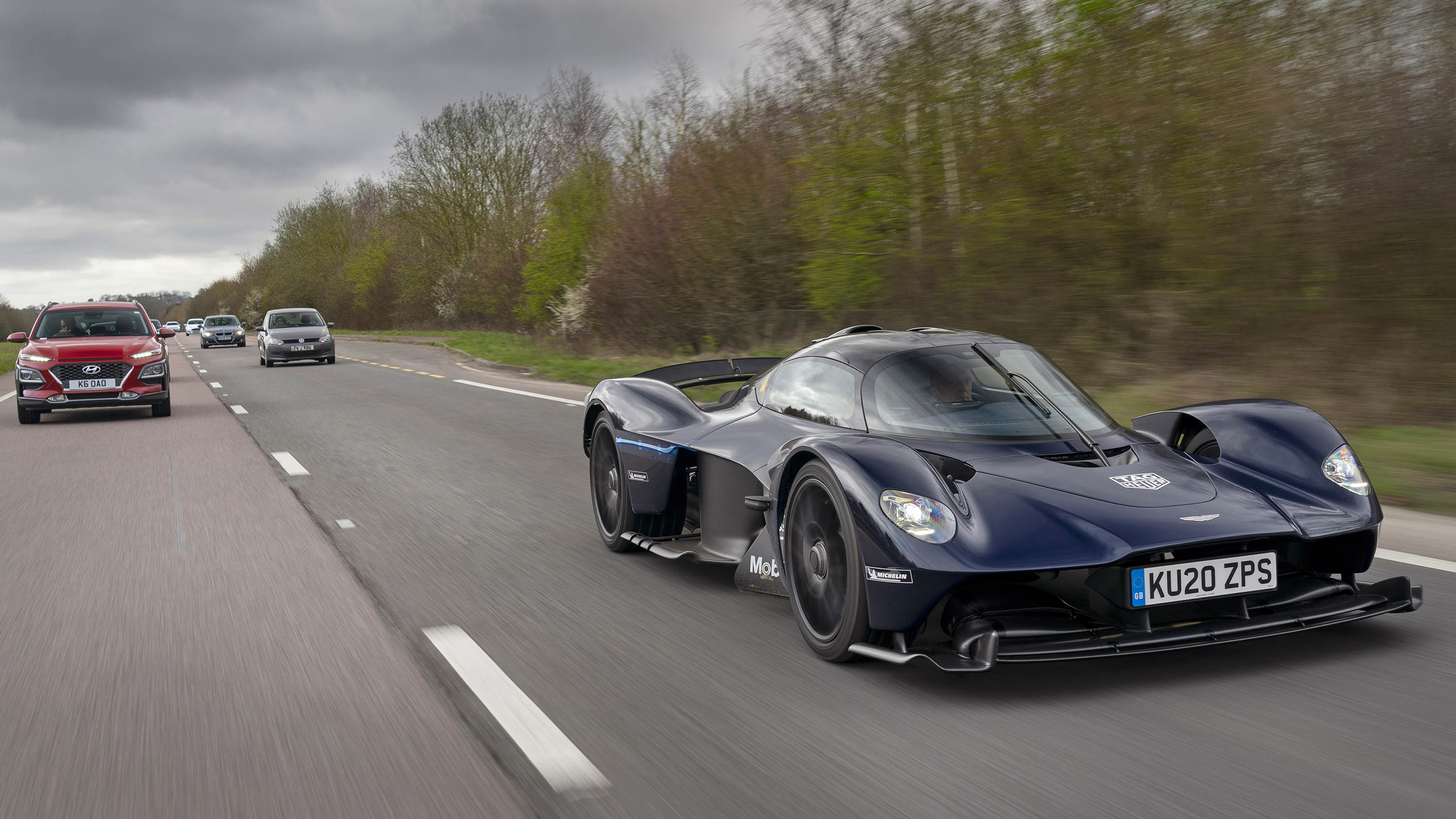 aston-martin-valkyrie-1-jpg-2.jpg