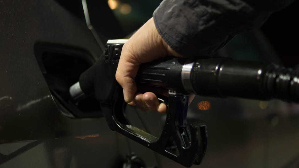 petrol-refill-free-license-cc0.jpg