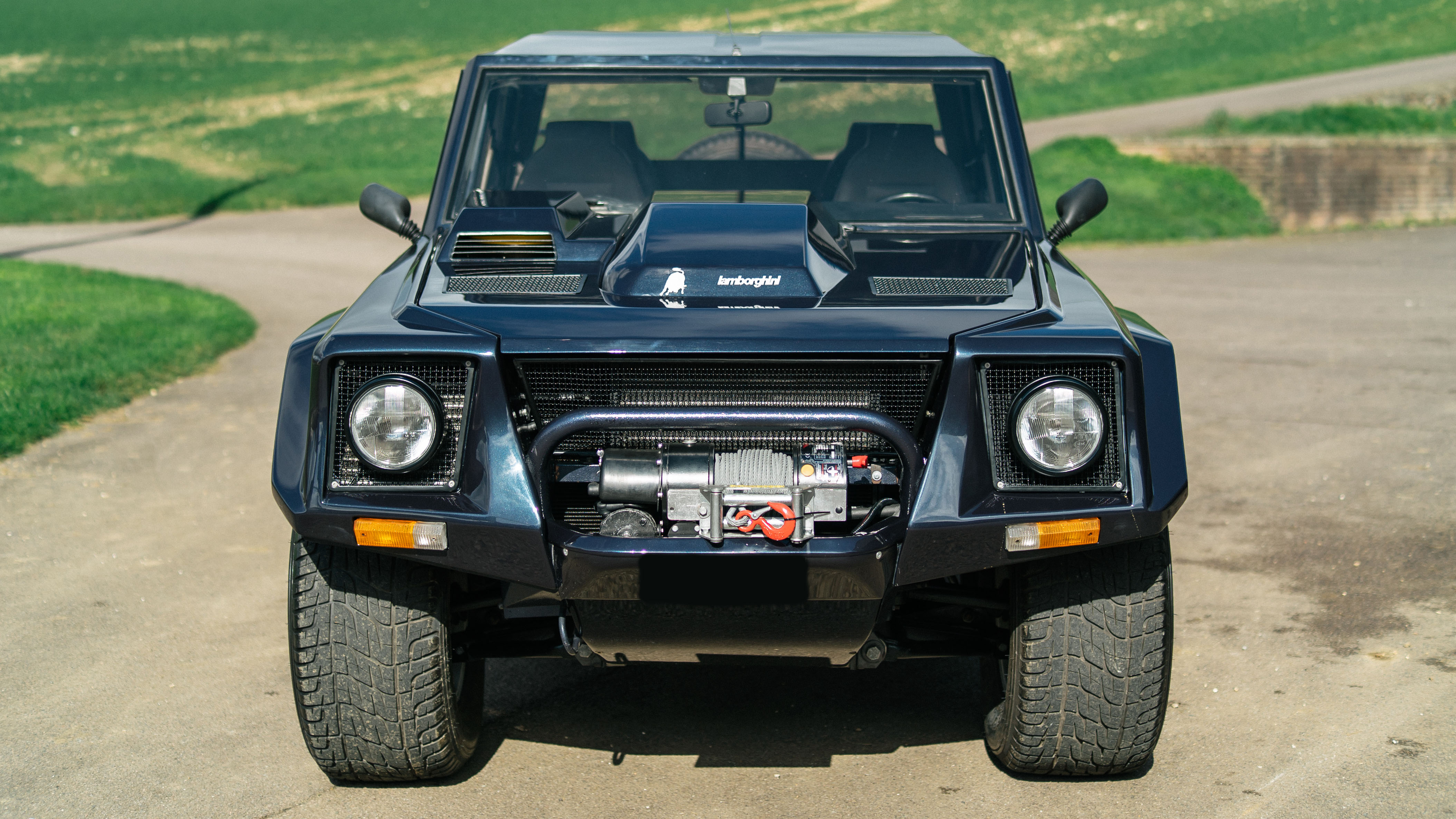 lamborghini_lm002_final_image-73.jpg