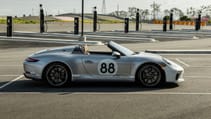 2019-porsche-911-speedster-heritage-design-_46.jpg