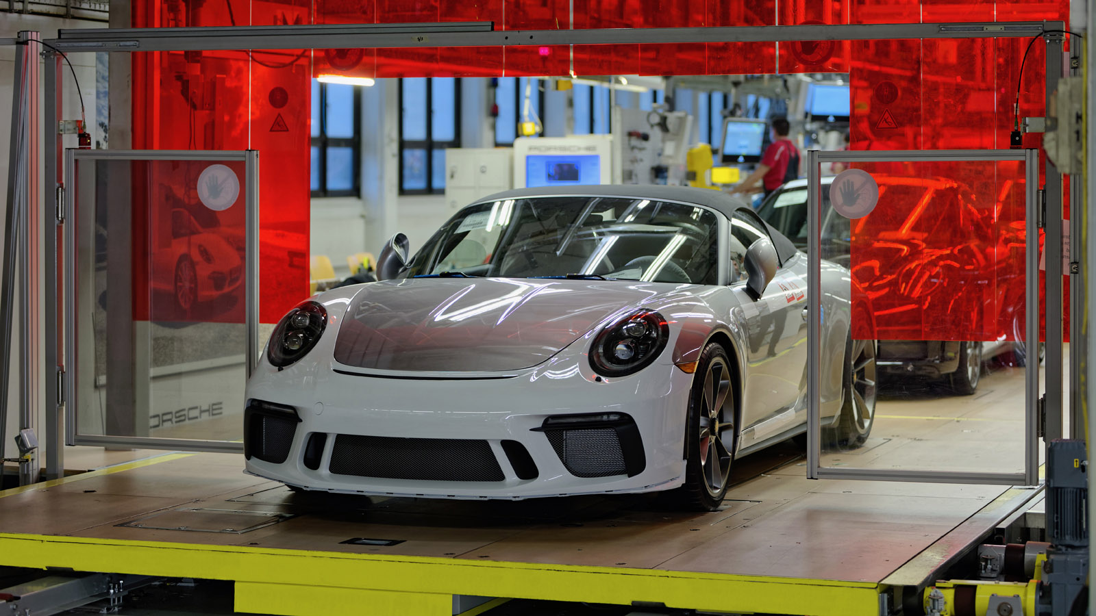 2019-porsche-911-speedster-heritage-design-_53.jpg