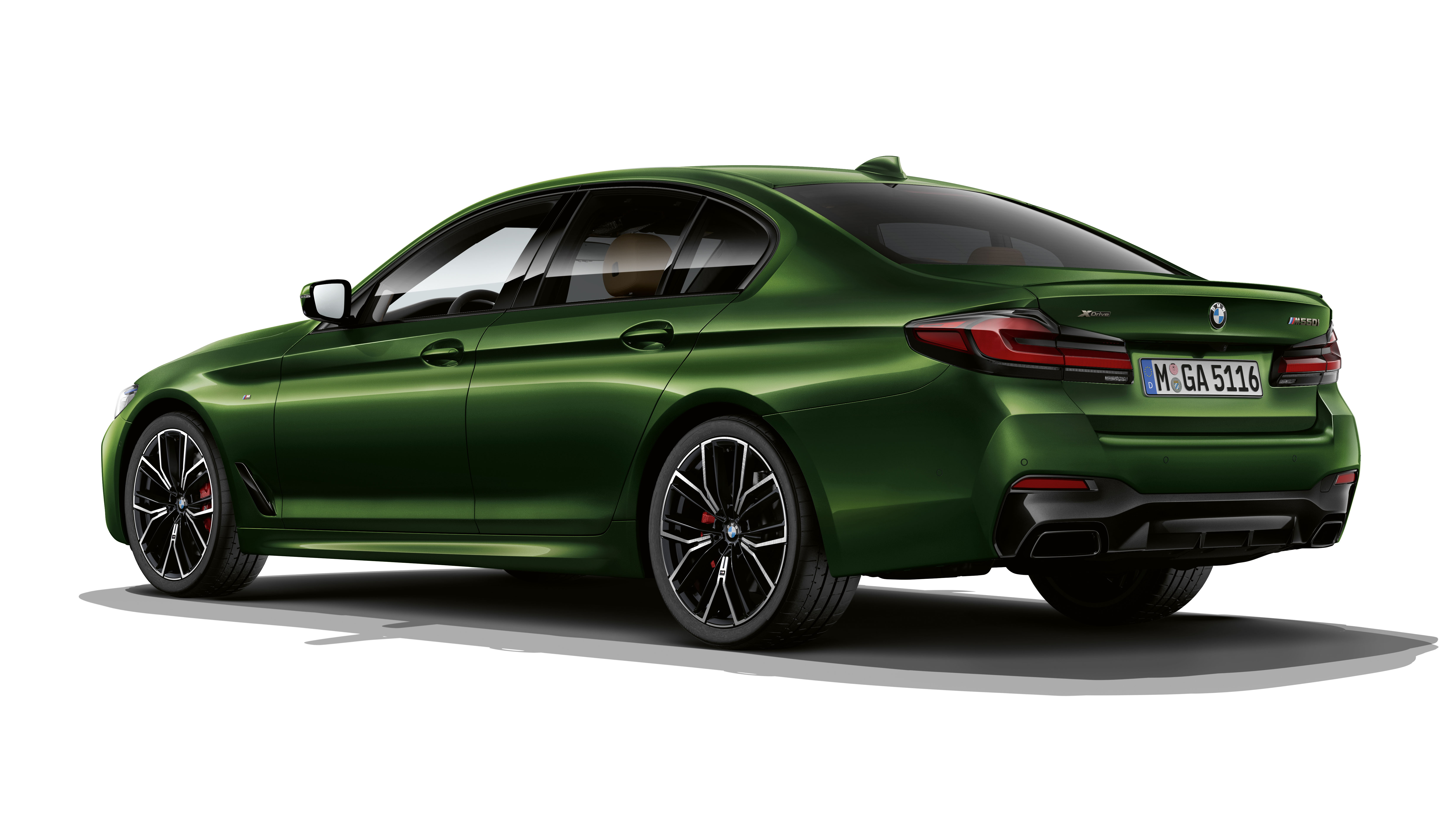 p90389797_highres_the-new-bmw-m550i-xd.jpg