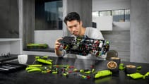 42115_technic_2hy20_build_03.jpg