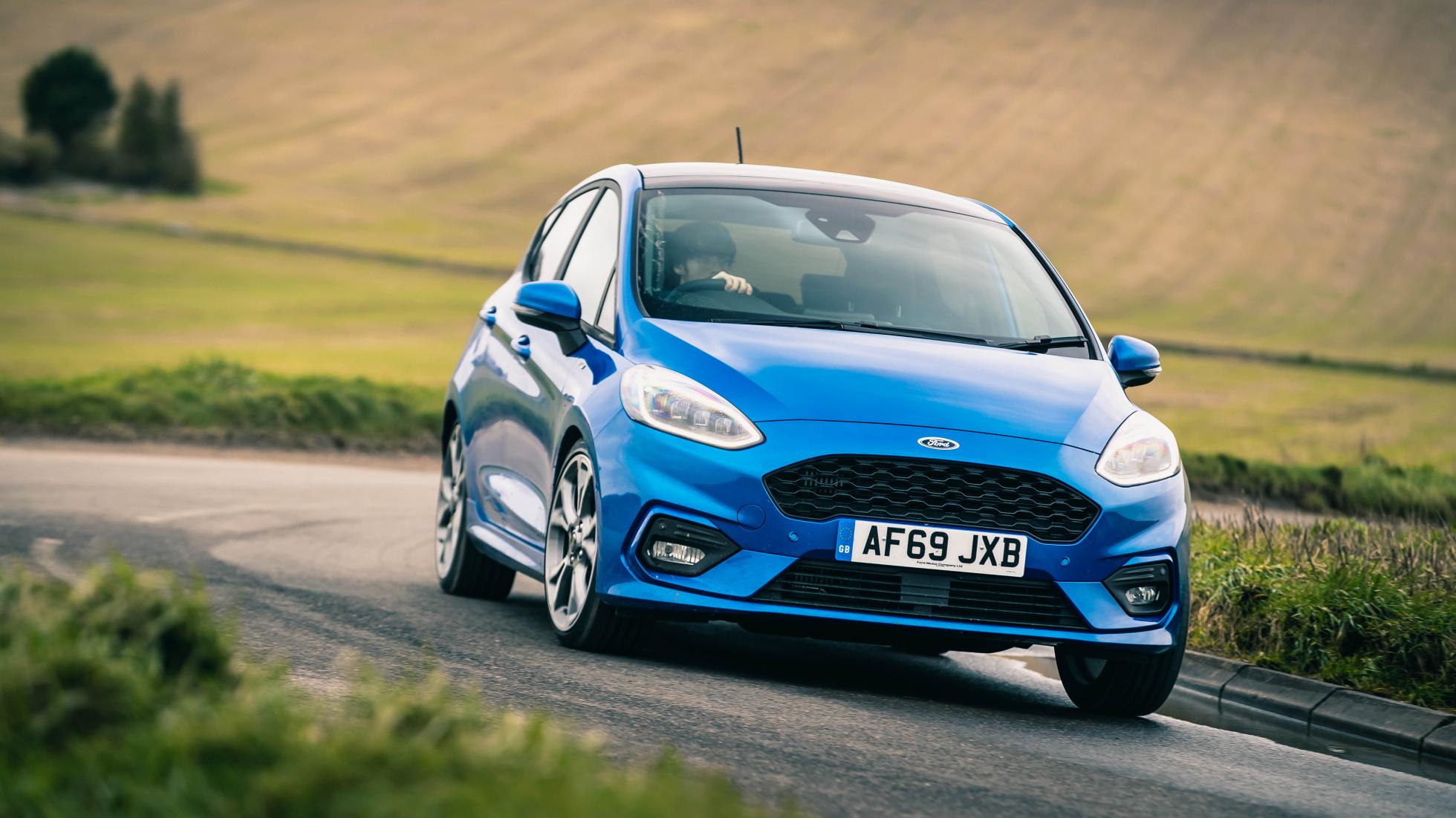 topgear_-_drives_-_fiesta_vs_208-020.jpg