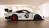 2020-porsche-935-martini-_3.jpg