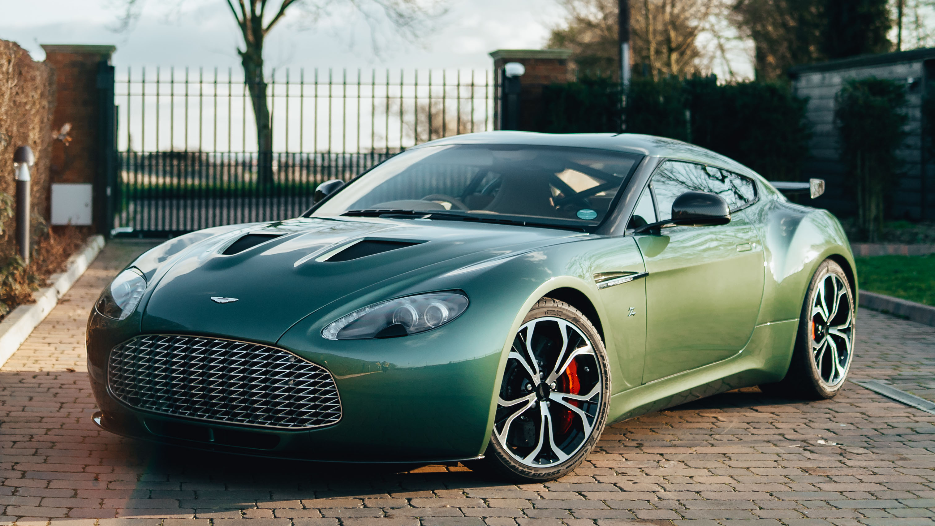 bell_sport_classic_aston_martin_zagato-66.jpg